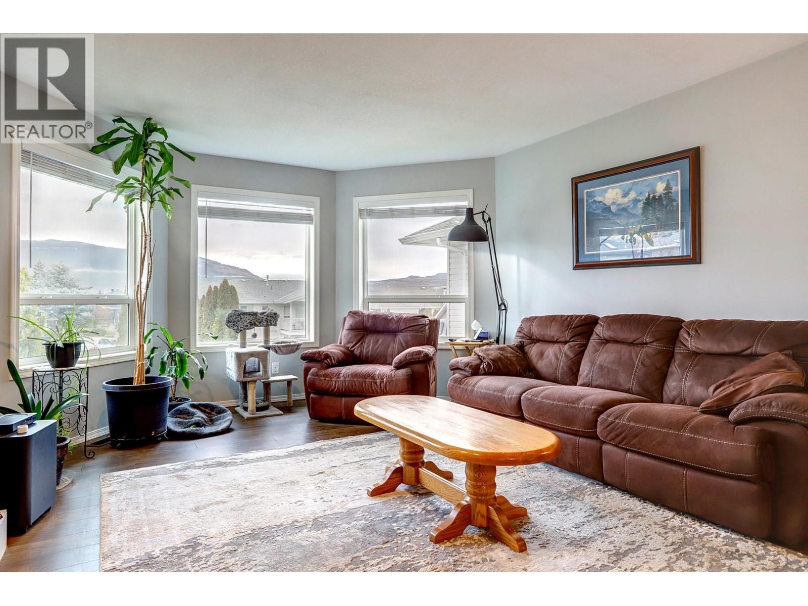 5204 Sandon Place, Vernon, British Columbia  V1H 1A3 - Photo 10 - 10378652