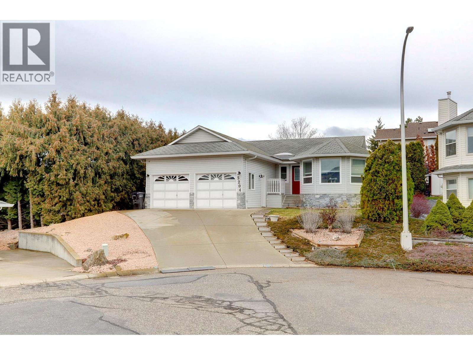 5204 Sandon Place, Vernon, British Columbia  V1H 1A3 - Photo 2 - 10378652