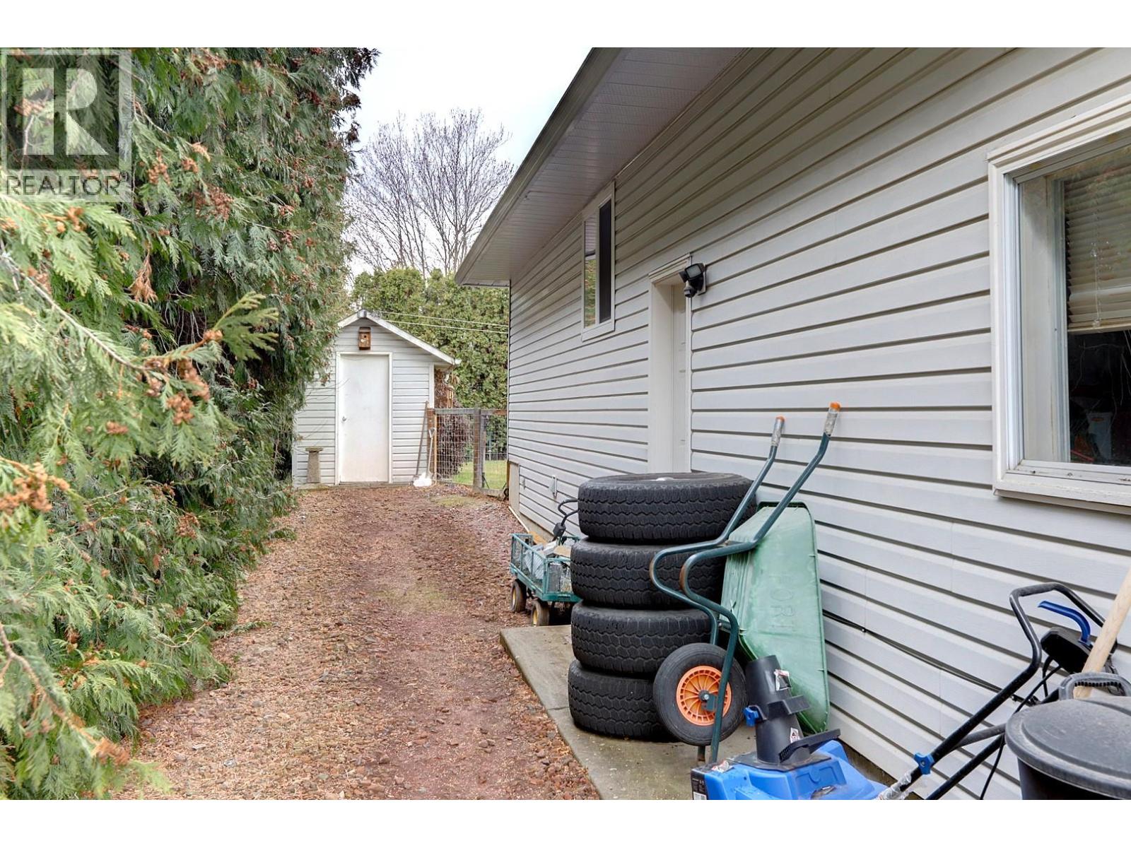 5204 Sandon Place, Vernon, British Columbia  V1H 1A3 - Photo 60 - 10378652