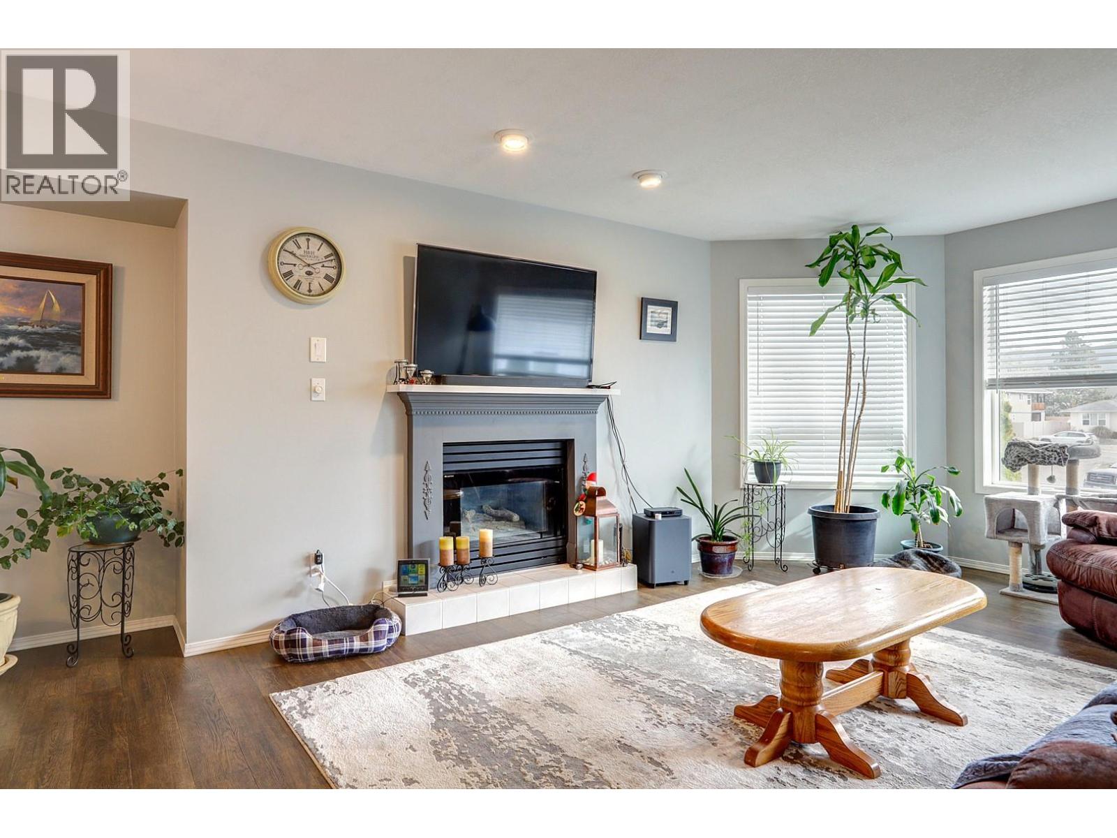 5204 Sandon Place, Vernon, British Columbia  V1H 1A3 - Photo 8 - 10378652