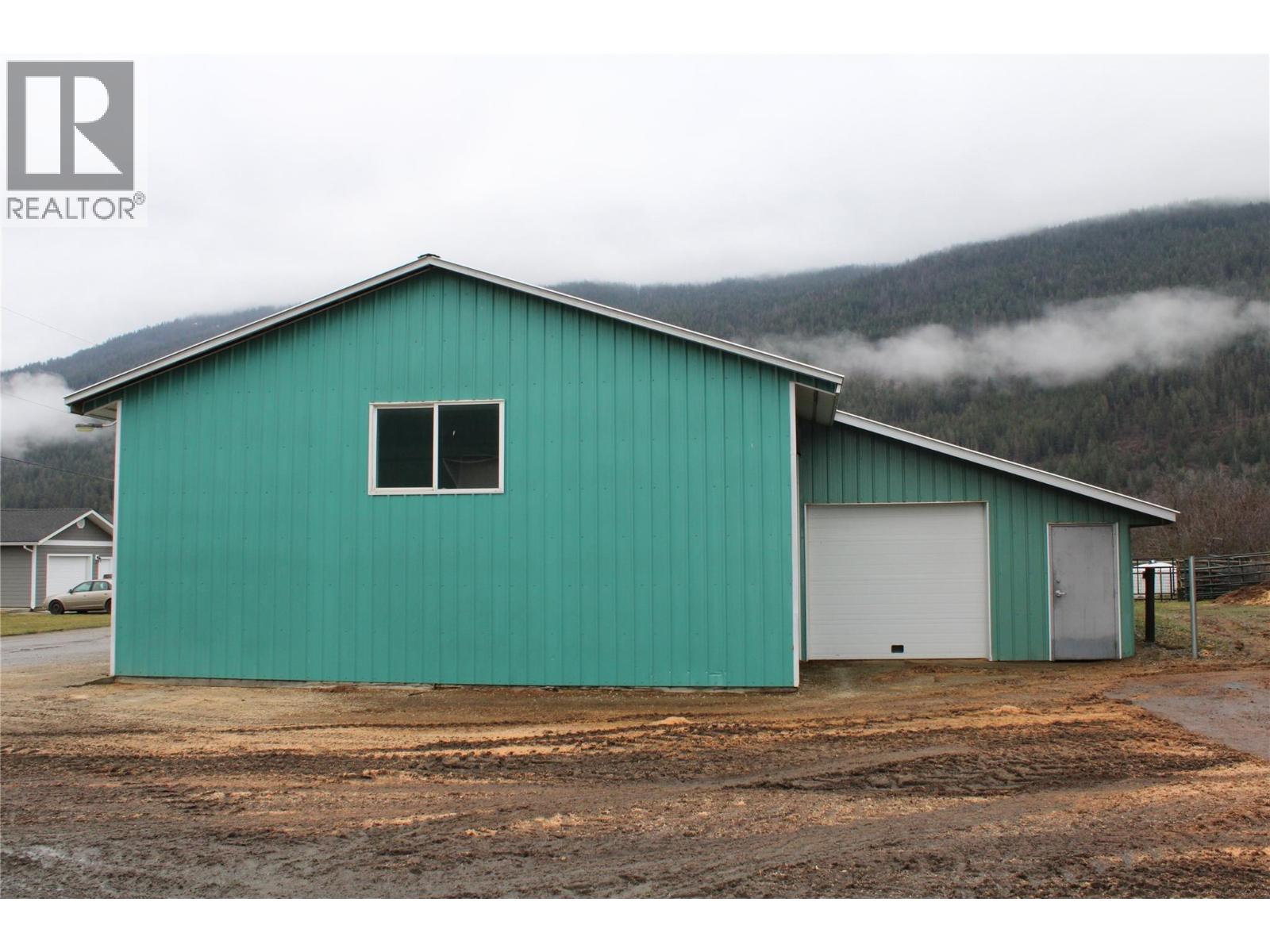 4809 Back Enderby Road, Spallumcheen, British Columbia  V4Y 0W9 - Photo 13 - 10378751