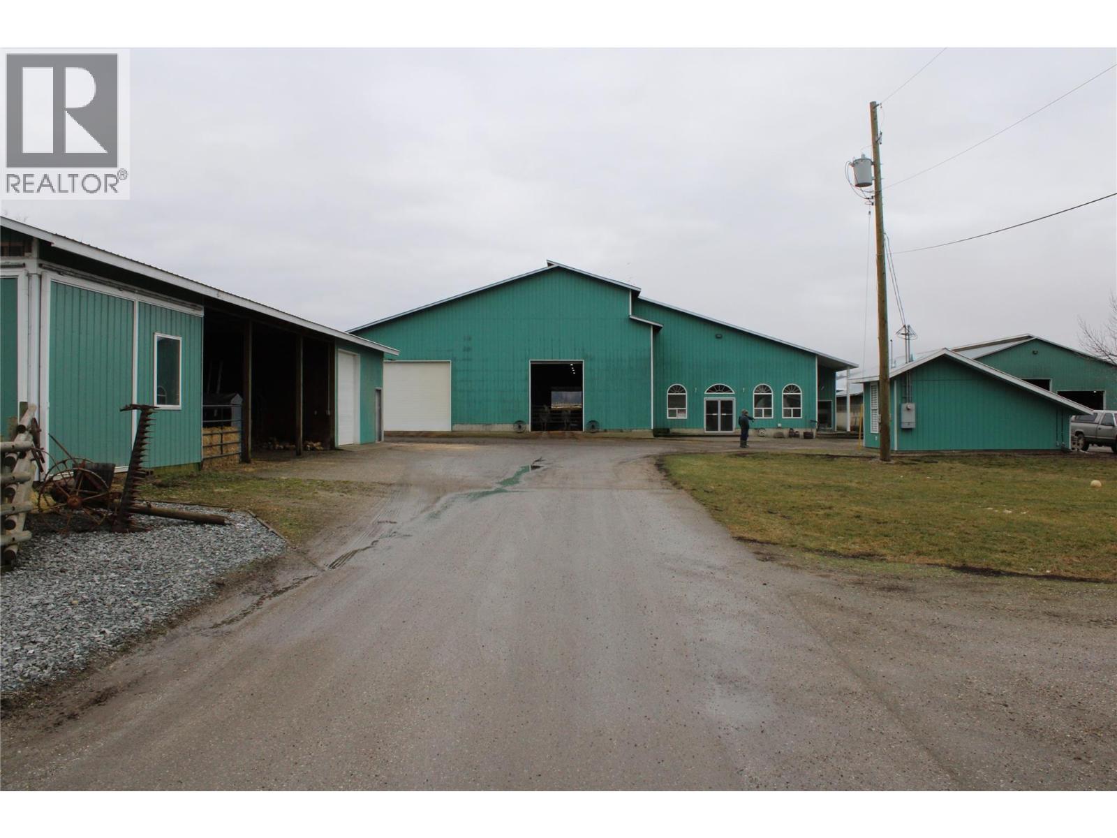 4809 Back Enderby Road, Spallumcheen, British Columbia  V4Y 0W9 - Photo 16 - 10378751