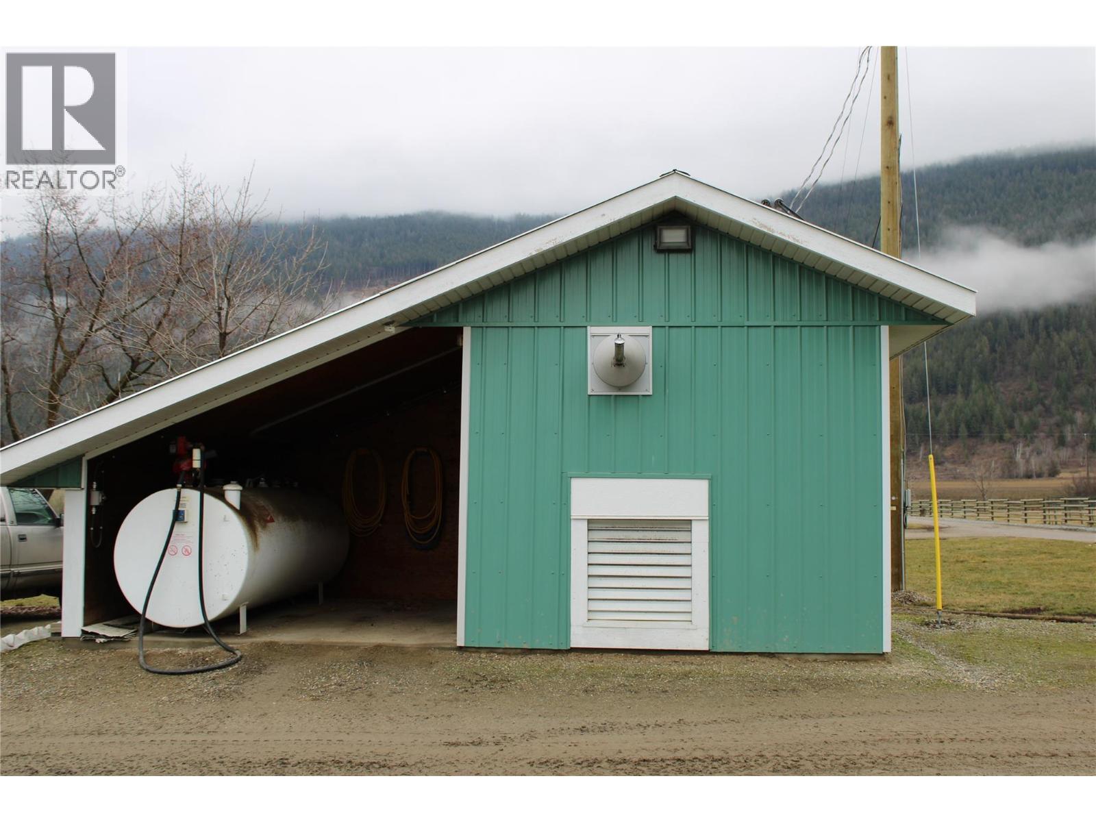 4809 Back Enderby Road, Spallumcheen, British Columbia  V4Y 0W9 - Photo 18 - 10378751