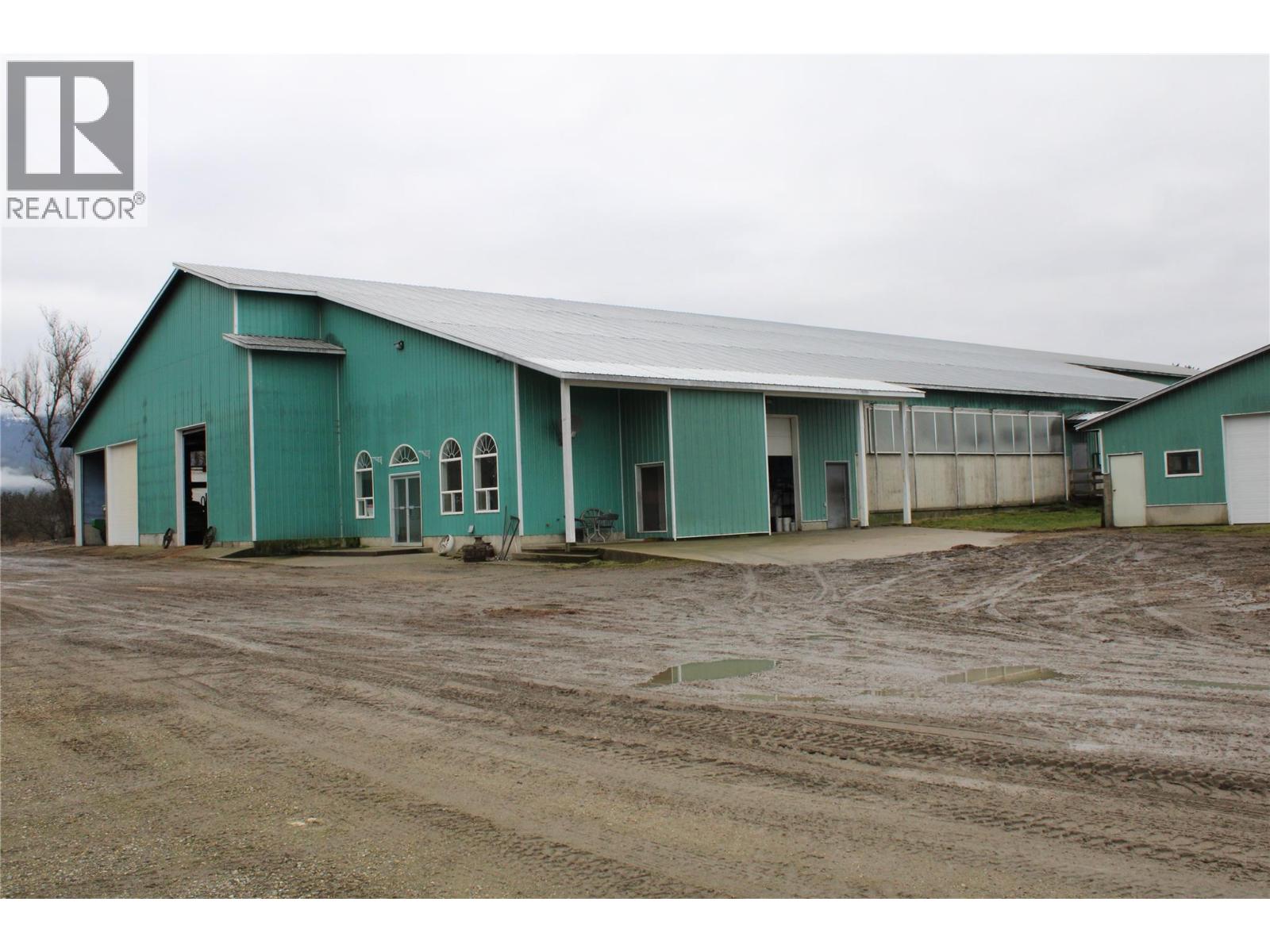 4809 Back Enderby Road, Spallumcheen, British Columbia  V4Y 0W9 - Photo 19 - 10378751