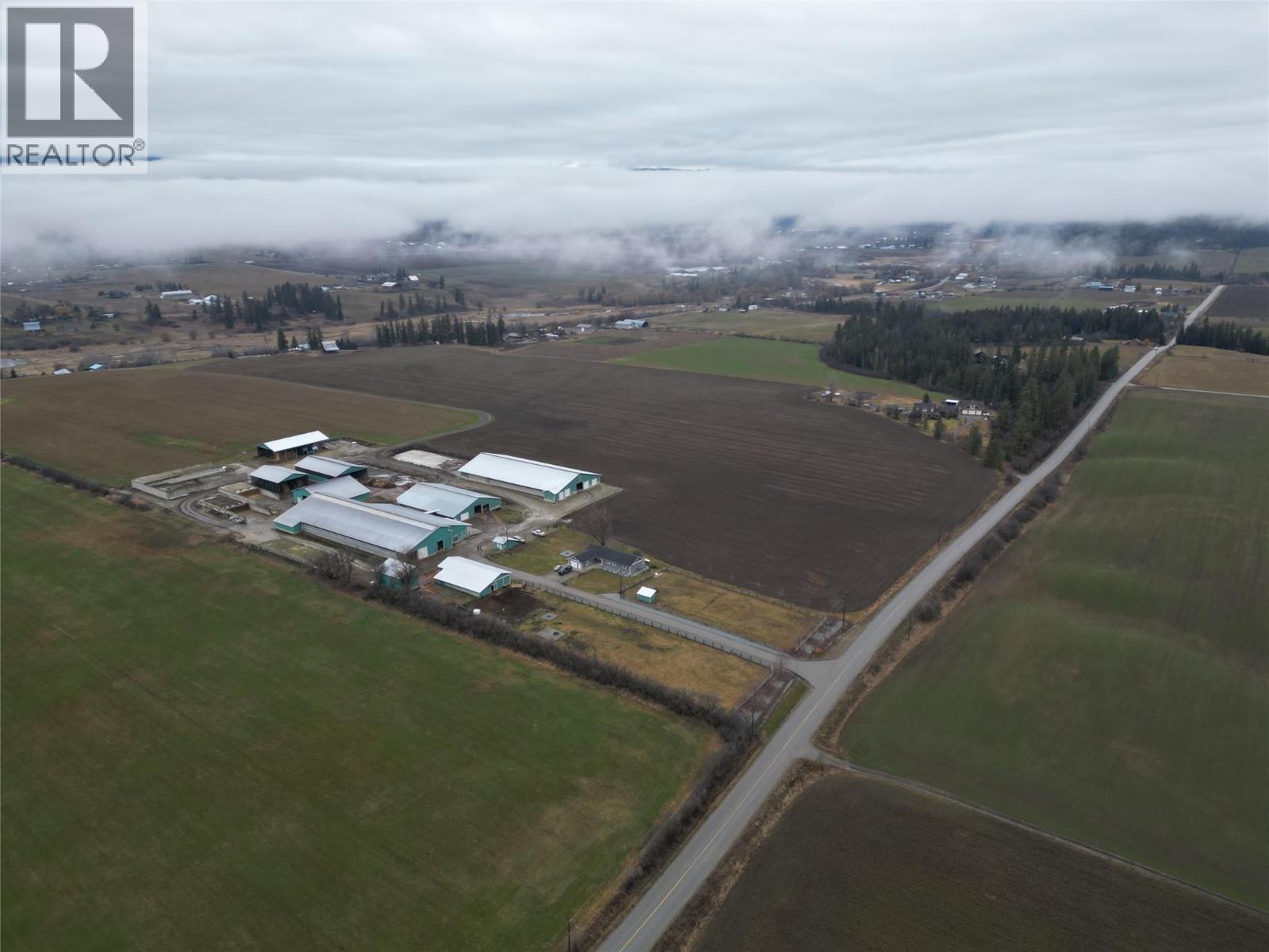 4809 Back Enderby Road, Spallumcheen, British Columbia  V4Y 0W9 - Photo 6 - 10378751