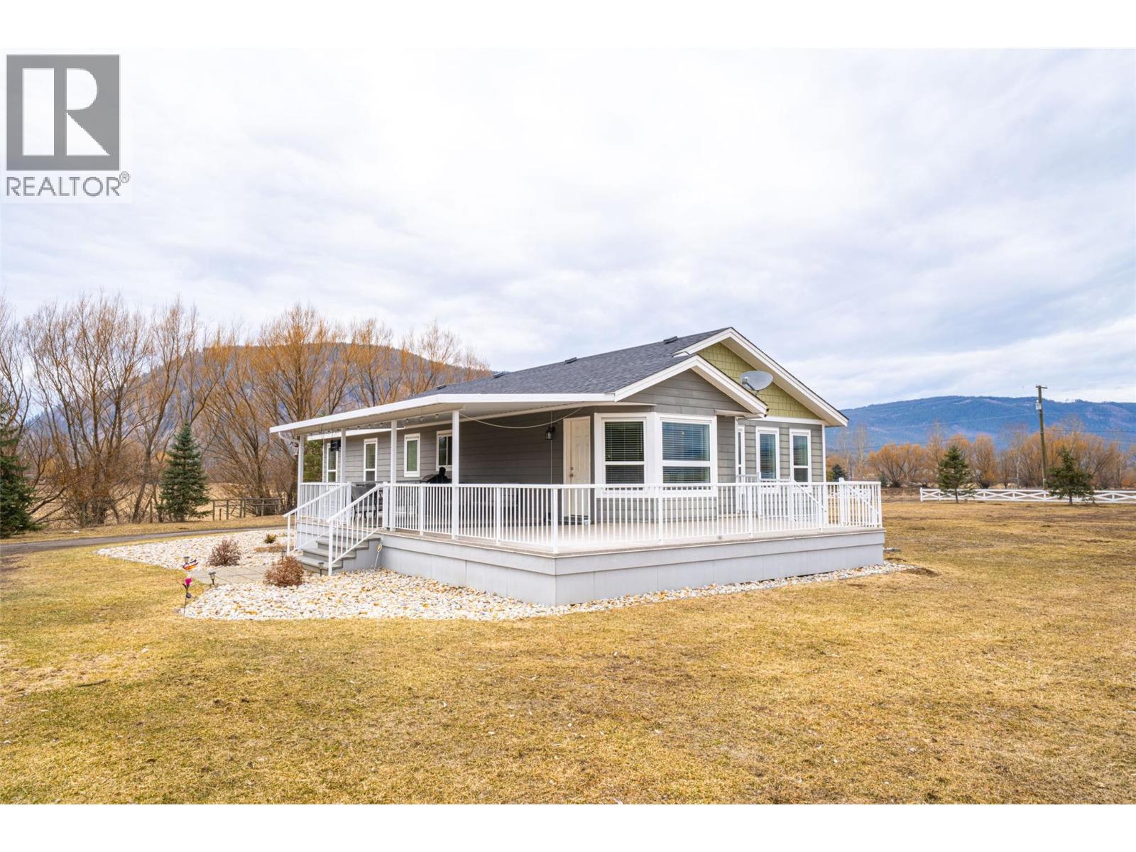 64 Bloom Road, Lumby, British Columbia  V0E 2G7 - Photo 2 - 10378515