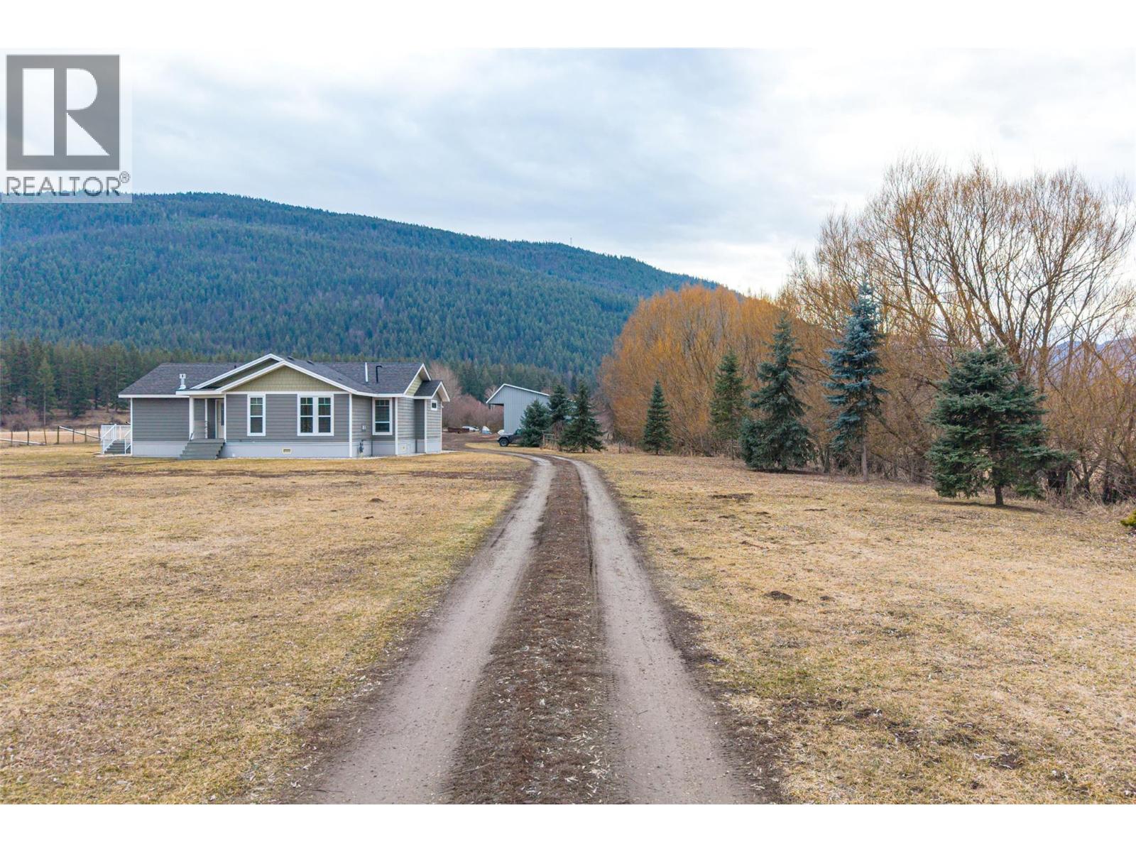 64 Bloom Road, Lumby, British Columbia  V0E 2G7 - Photo 3 - 10378515