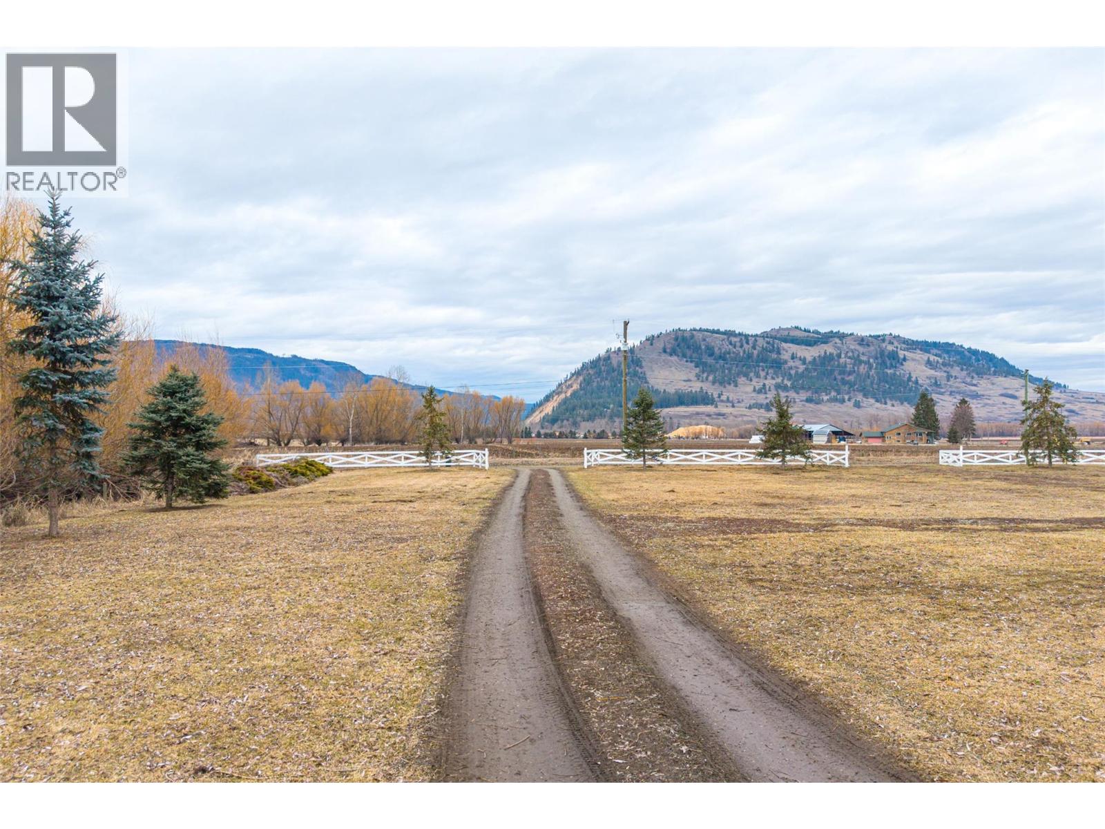 64 Bloom Road, Lumby, British Columbia  V0E 2G7 - Photo 4 - 10378515