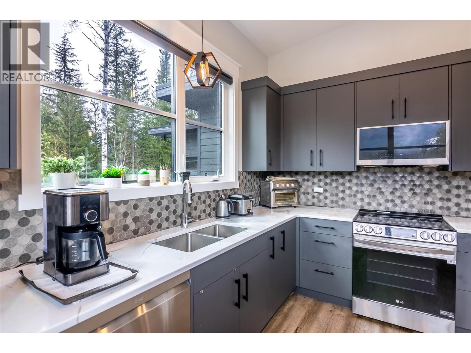 1005 Williams Gate Lane, Revelstoke, British Columbia  V0E 2S1 - Photo 64 - 10378676