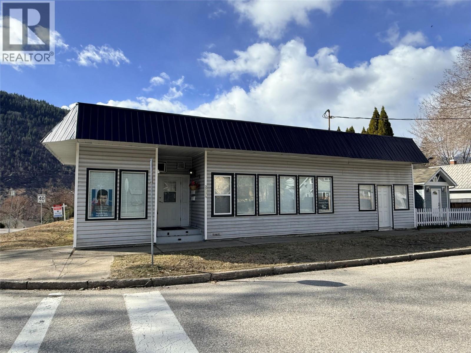 2194 Sixth Avenue, Trail, British Columbia  V1R 3B7 - Photo 1 - 10378717