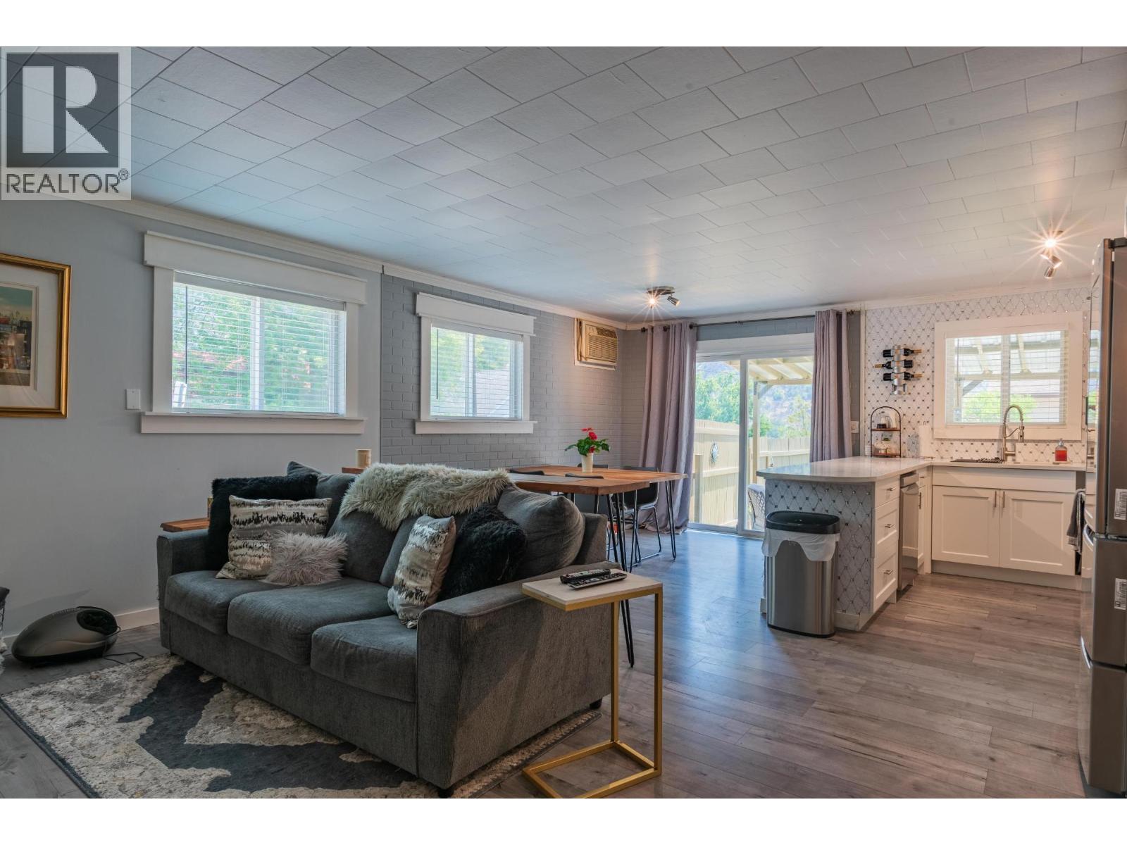 2194 Sixth Avenue, Trail, British Columbia  V1R 3B7 - Photo 4 - 10378717