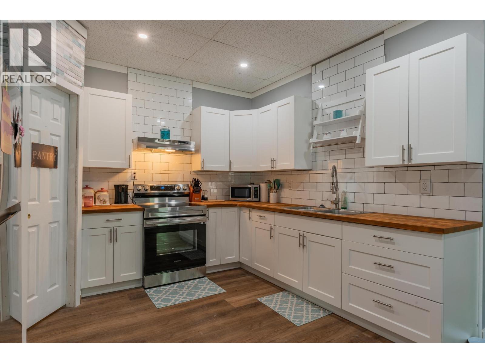 2194 Sixth Avenue, Trail, British Columbia  V1R 3B7 - Photo 41 - 10378717