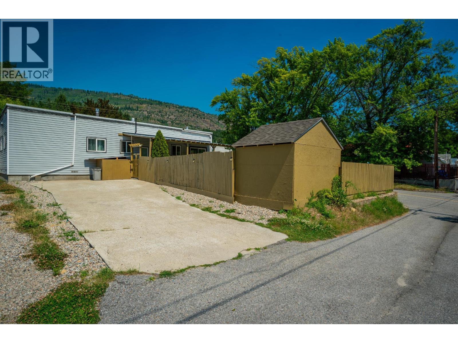 2194 Sixth Avenue, Trail, British Columbia  V1R 3B7 - Photo 53 - 10378717