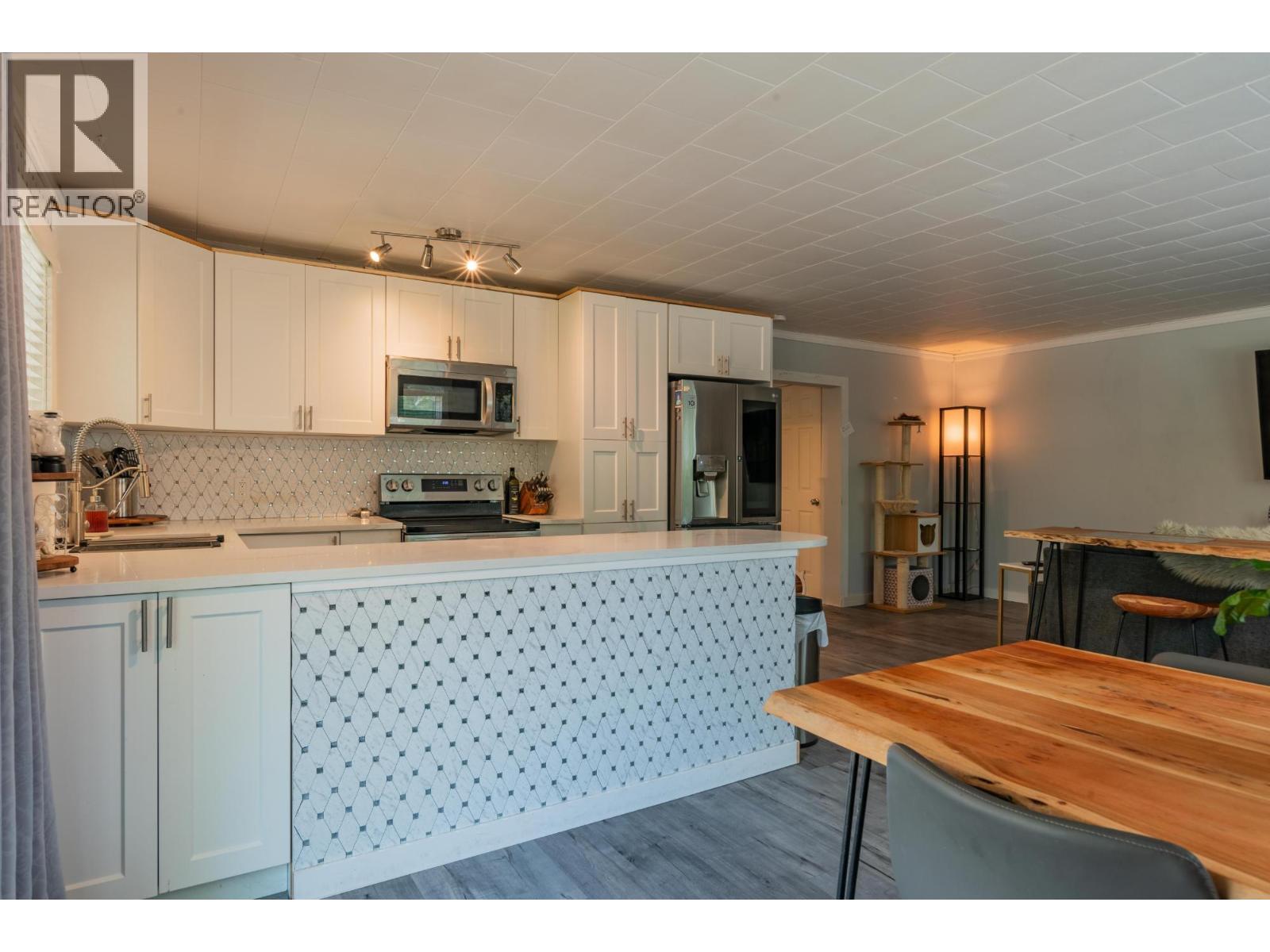 2194 Sixth Avenue, Trail, British Columbia  V1R 3B7 - Photo 6 - 10378717