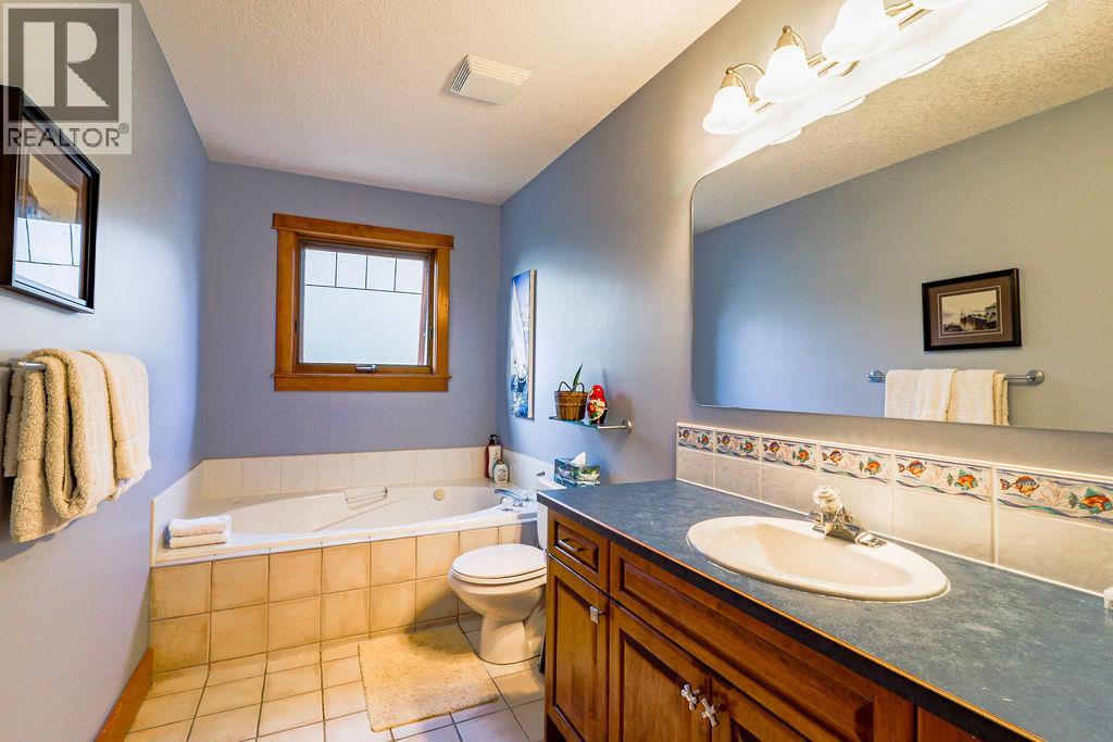 4931 Mountain View Drive, Fairmont Hot Springs, British Columbia  V0B 1L1 - Photo 22 - 10378634