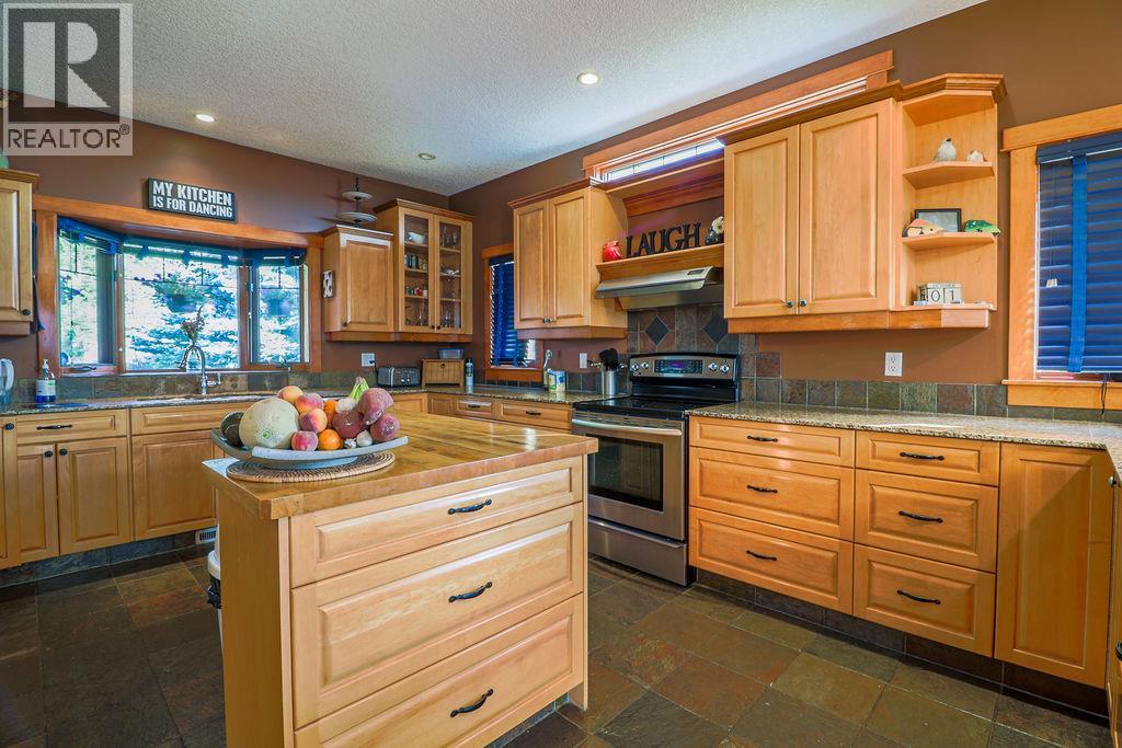 4931 Mountain View Drive, Fairmont Hot Springs, British Columbia  V0B 1L1 - Photo 4 - 10378634