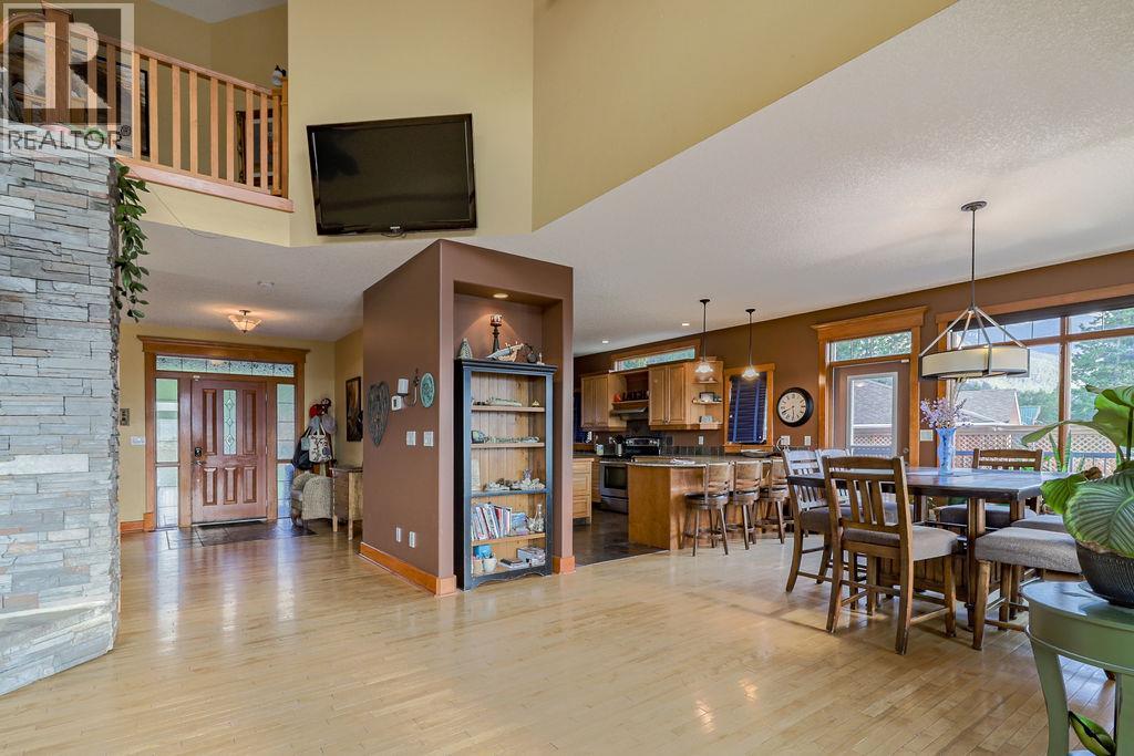4931 Mountain View Drive, Fairmont Hot Springs, British Columbia  V0B 1L1 - Photo 8 - 10378634