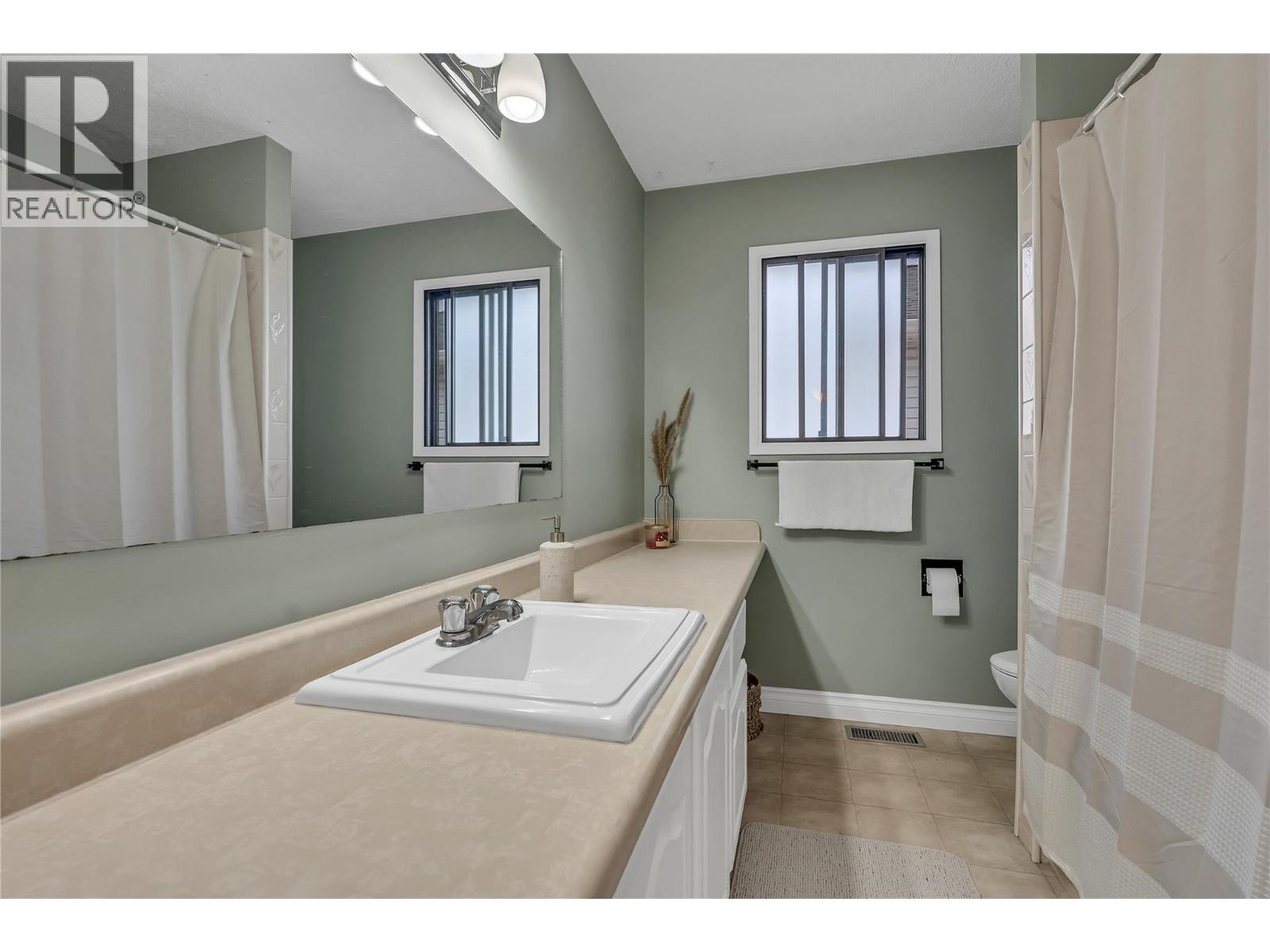 2494 Cornwall Drive, Penticton, British Columbia  V2A 6R7 - Photo 22 - 10378802