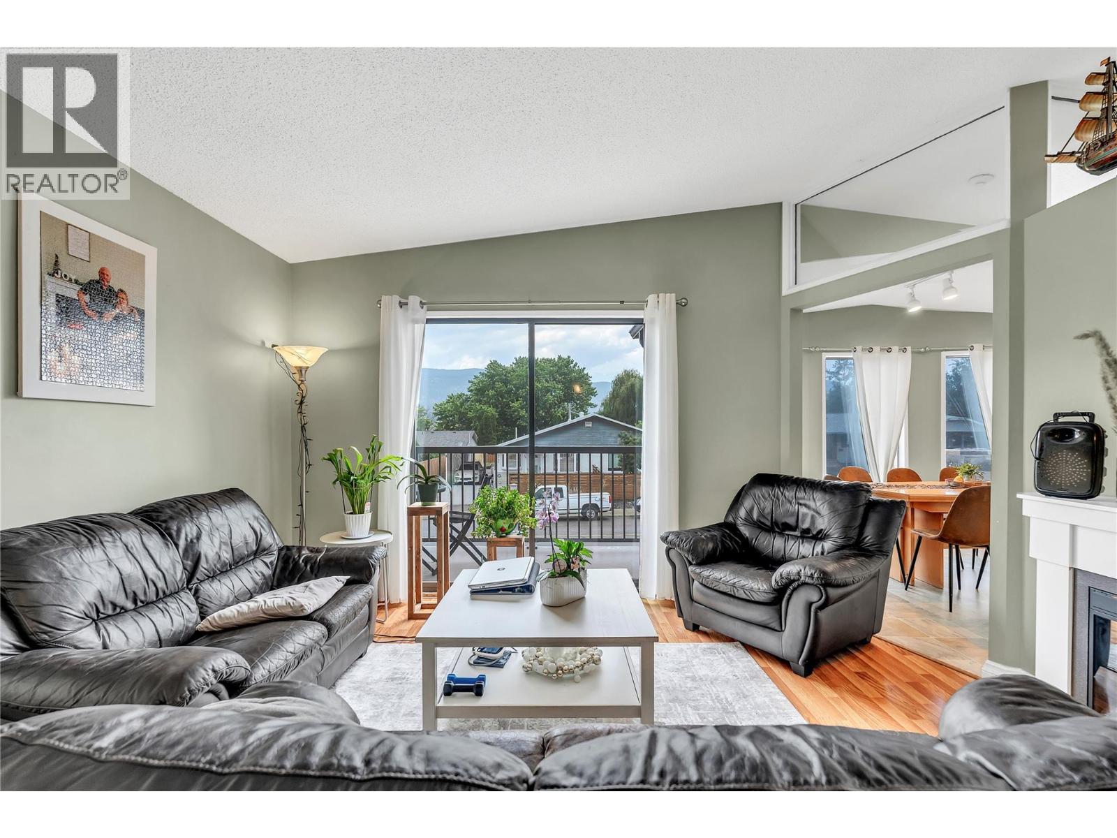 2494 Cornwall Drive, Penticton, British Columbia  V2A 6R7 - Photo 6 - 10378802