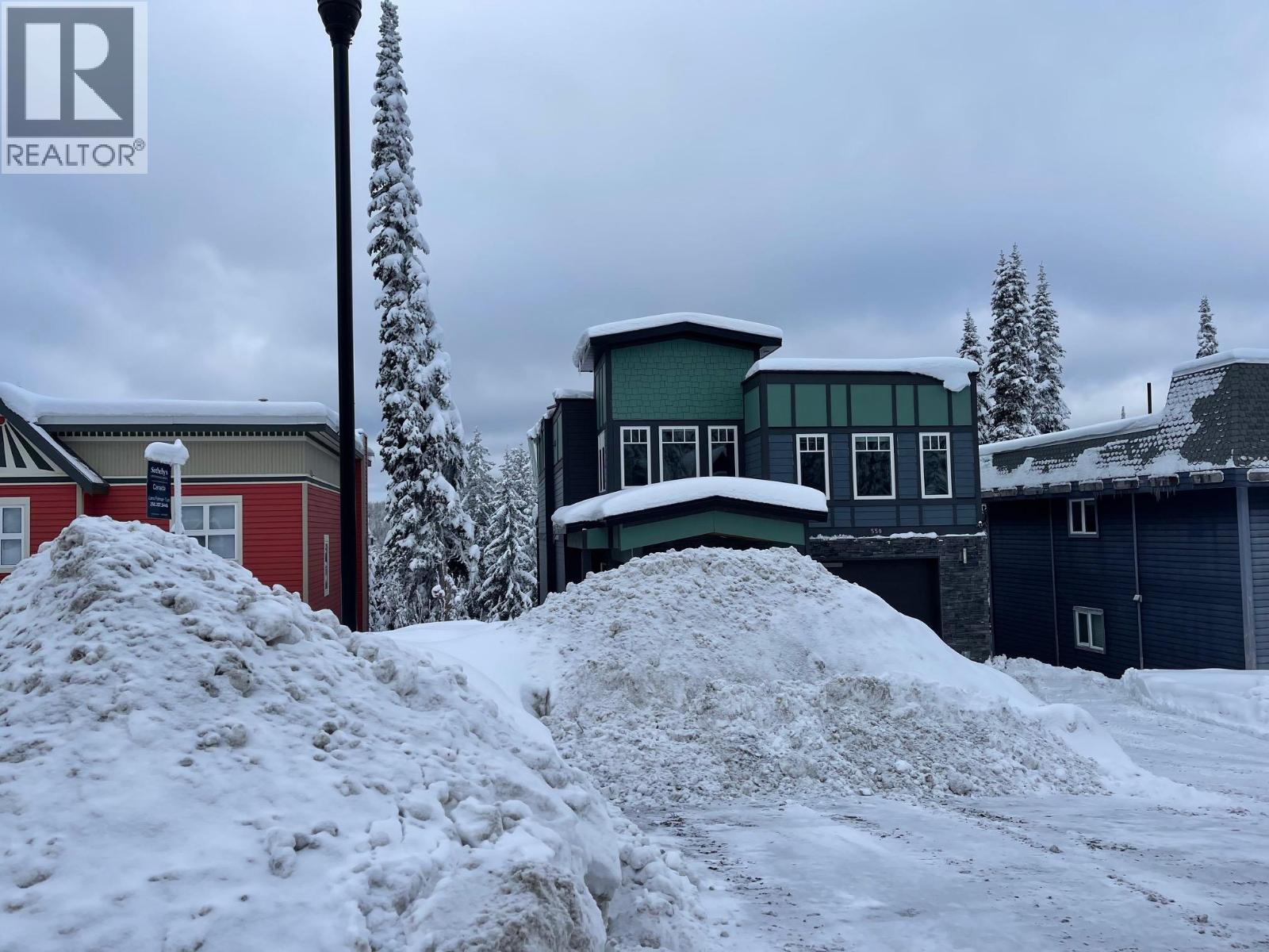 555 Monashee Road, Silver Star, British Columbia  V1B 3M1 - Photo 6 - 10378407