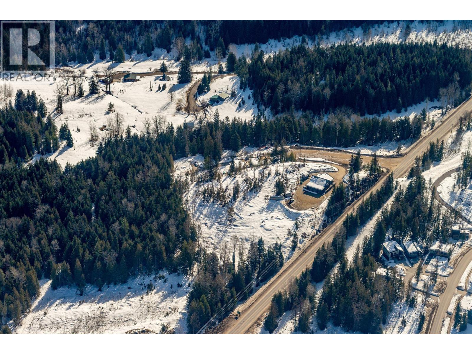 3052 Nancy Greene Highway, Rossland, British Columbia  V0G 1Y0 - Photo 8 - 10378046