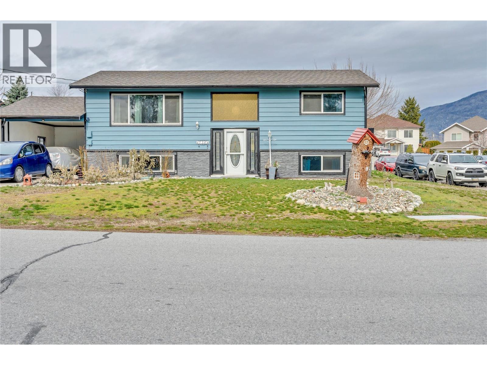 738 Kettle Avenue, Oliver, British Columbia  V0H 1T0 - Photo 1 - 10378699