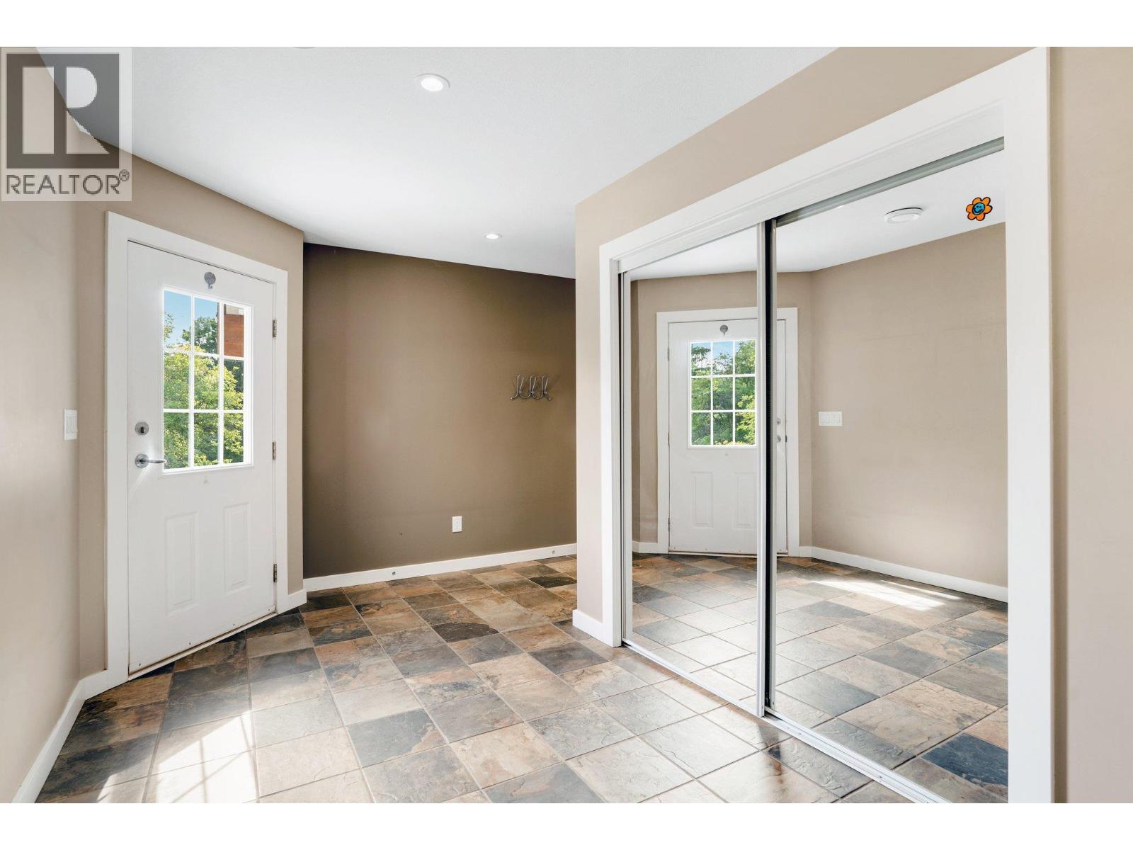 220 West Bench Drive, Penticton, British Columbia  V2A 8X8 - Photo 10 - 10378794