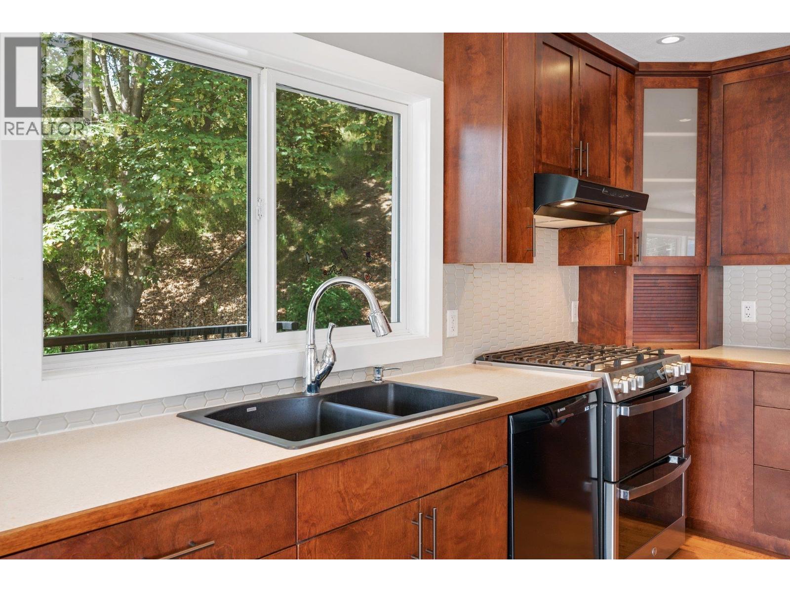 220 West Bench Drive, Penticton, British Columbia  V2A 8X8 - Photo 31 - 10378794