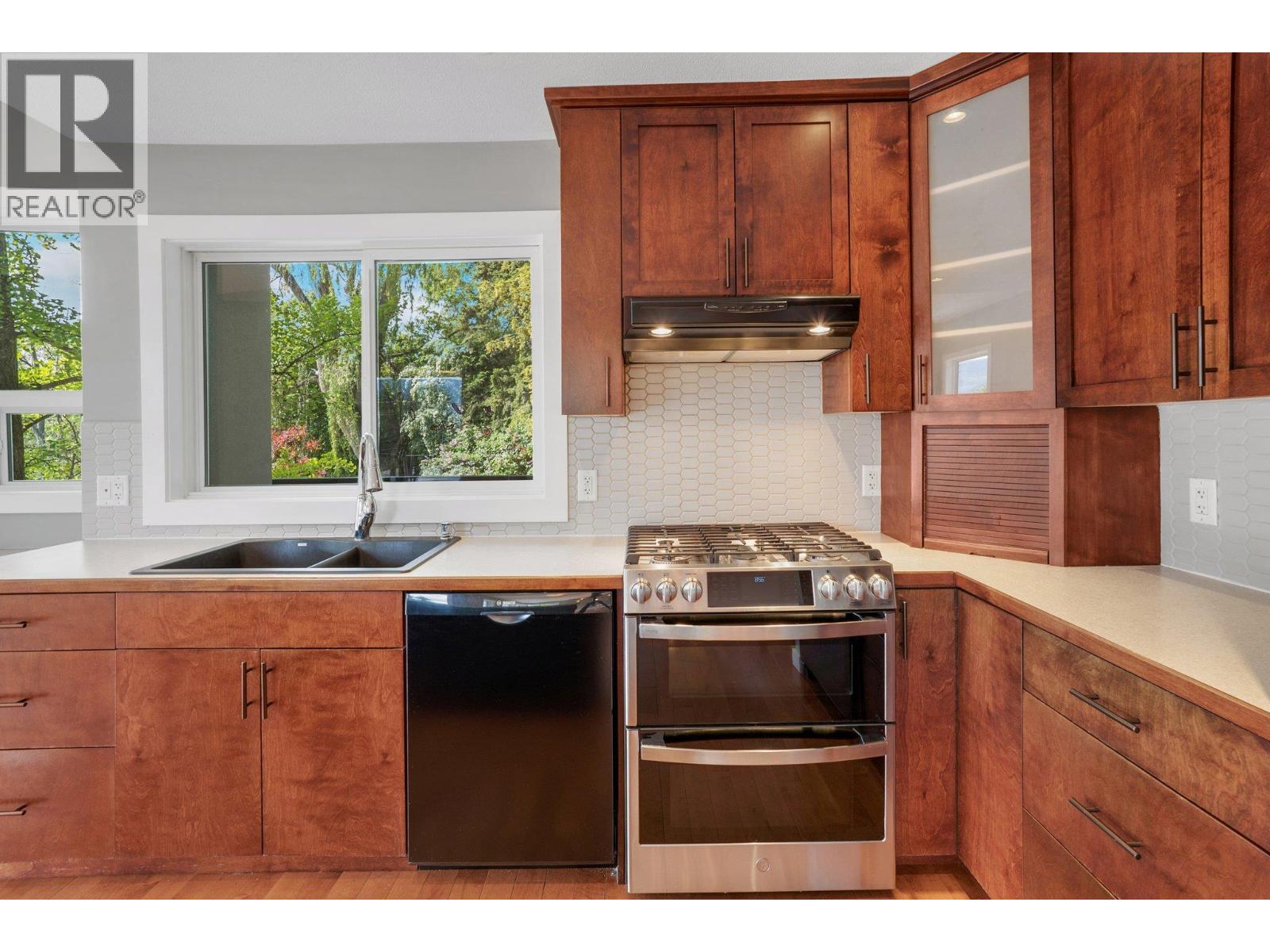 220 West Bench Drive, Penticton, British Columbia  V2A 8X8 - Photo 32 - 10378794