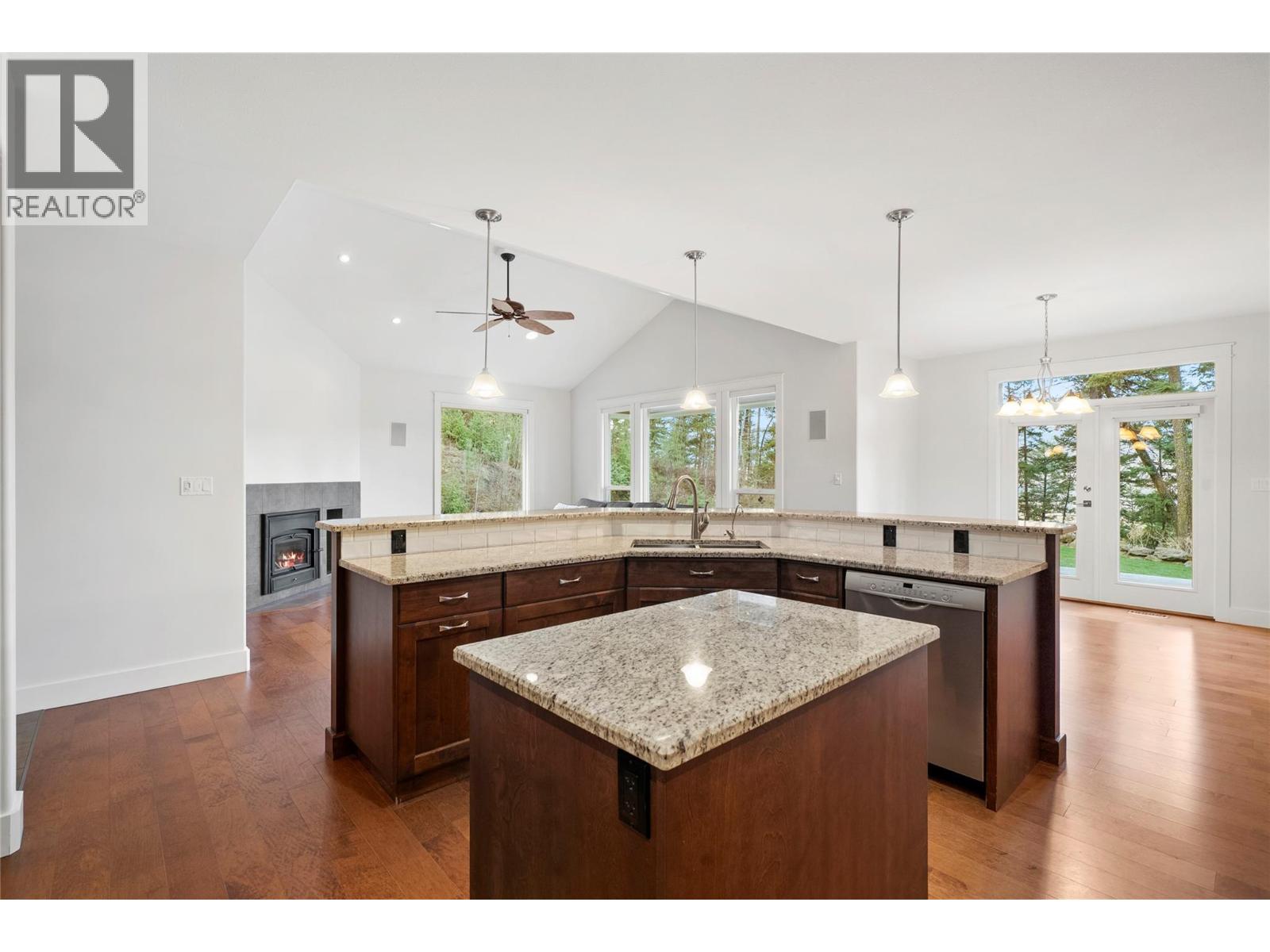 385 Riverwind Drive, Chase, British Columbia  V0E 1M1 - Photo 11 - 10378446