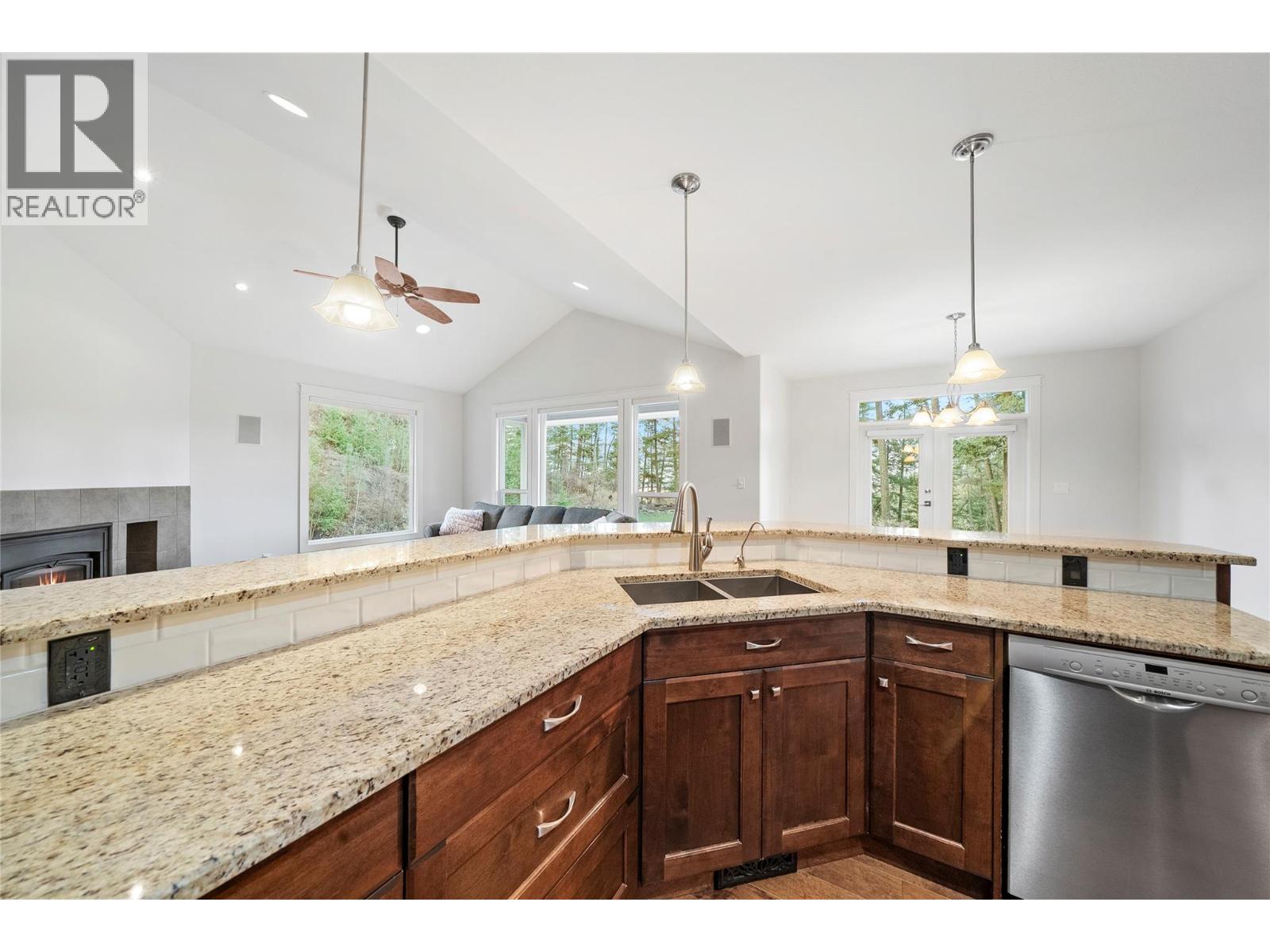385 Riverwind Drive, Chase, British Columbia  V0E 1M1 - Photo 12 - 10378446
