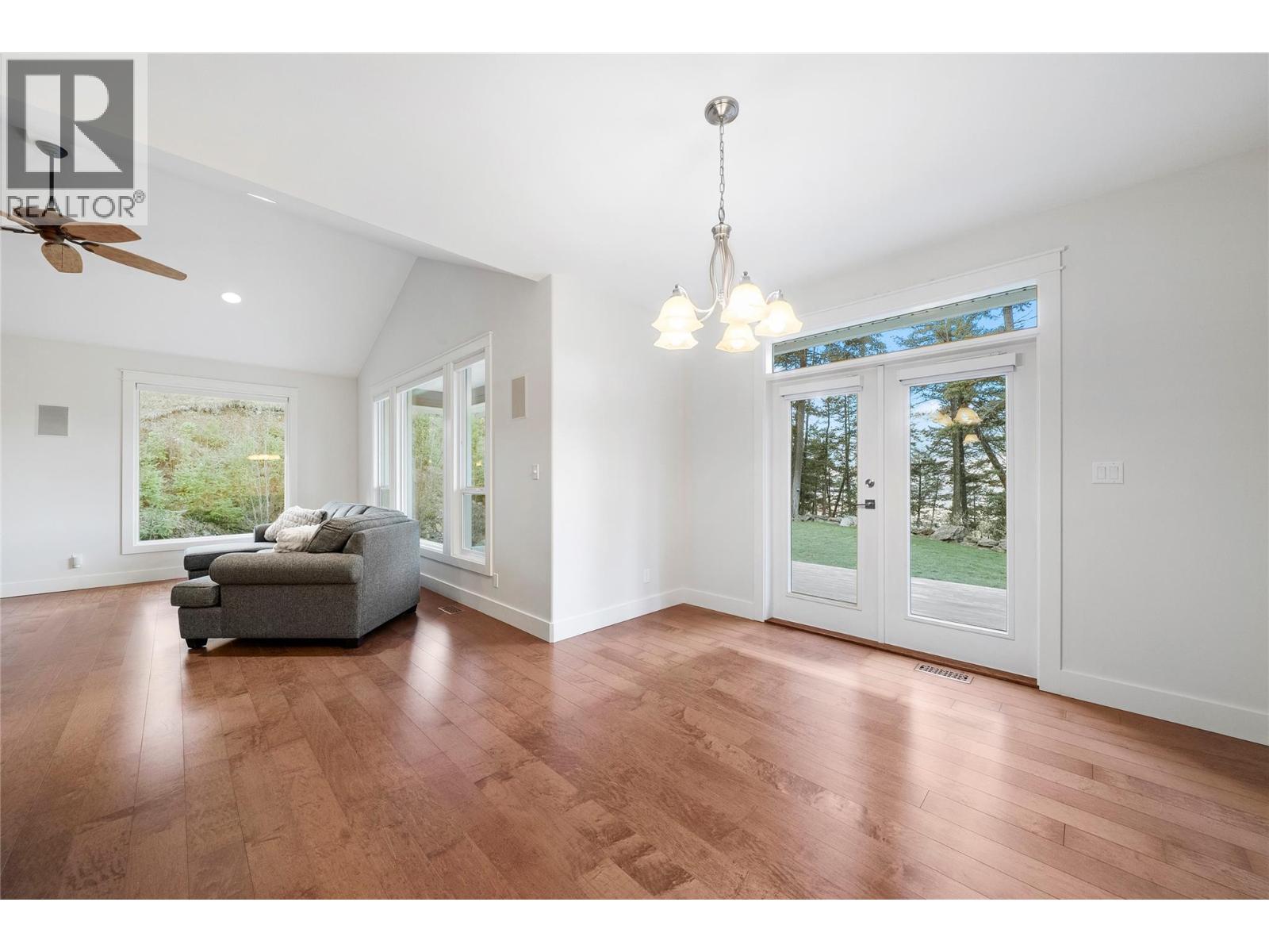 385 Riverwind Drive, Chase, British Columbia  V0E 1M1 - Photo 14 - 10378446