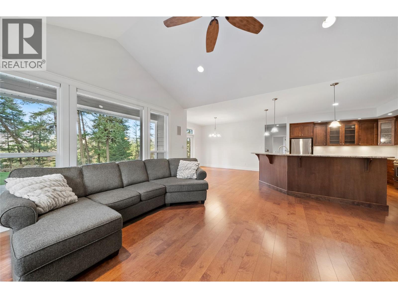 385 Riverwind Drive, Chase, British Columbia  V0E 1M1 - Photo 5 - 10378446