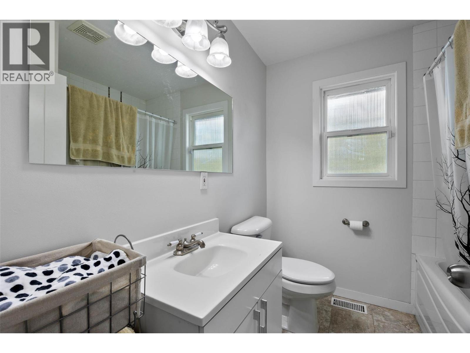 862 Desmond Street, Kamloops, British Columbia  V2B 5K5 - Photo 13 - 10378725
