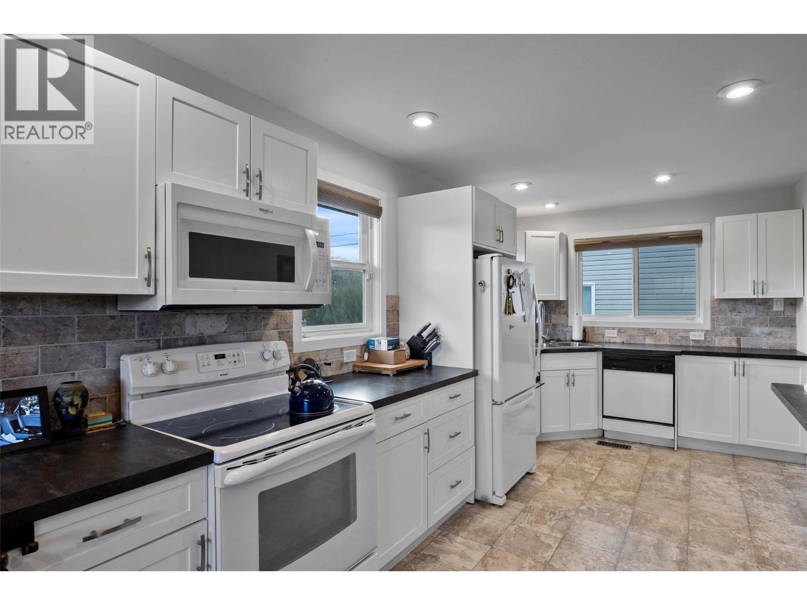 862 Desmond Street, Kamloops, British Columbia  V2B 5K5 - Photo 7 - 10378725