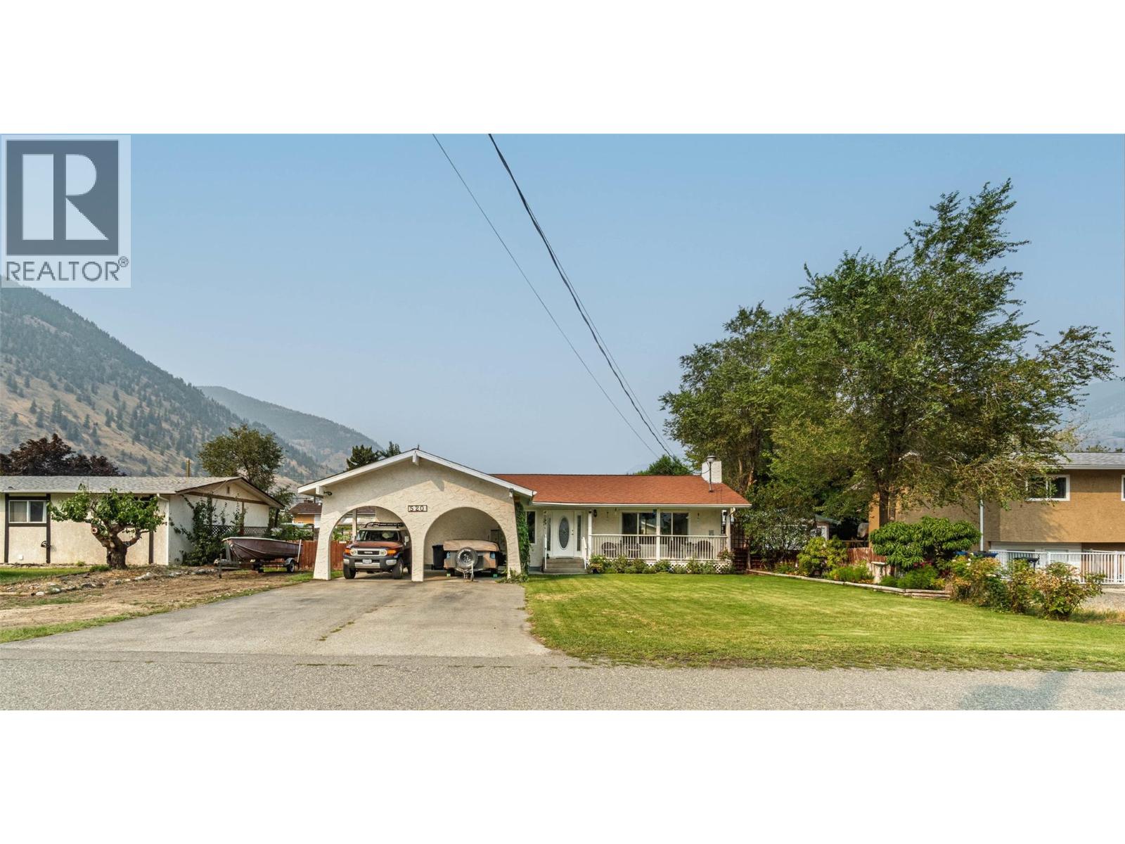 520 3rd Avenue, Keremeos, British Columbia  V0X 1N2 - Photo 2 - 10378539