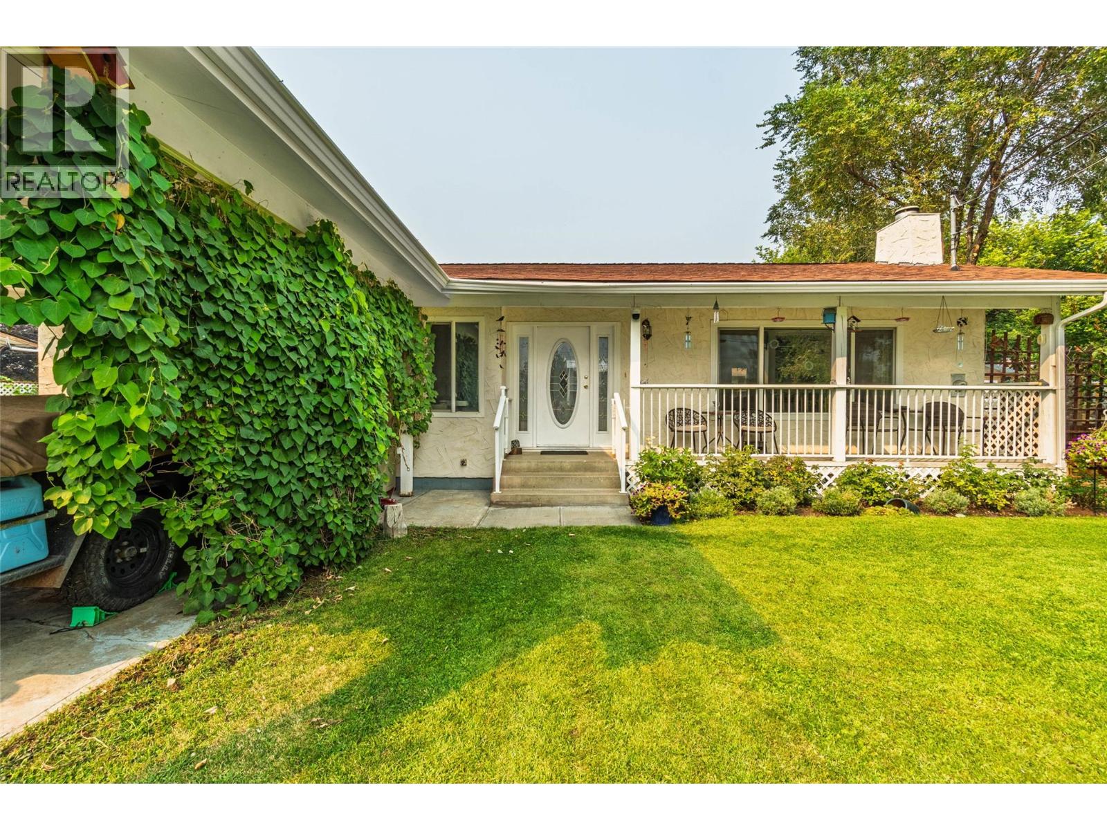 520 3rd Avenue, Keremeos, British Columbia  V0X 1N2 - Photo 3 - 10378539