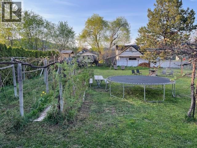 9704 Julia Street, Summerland, British Columbia  V0H 1Z5 - Photo 14 - 10377951