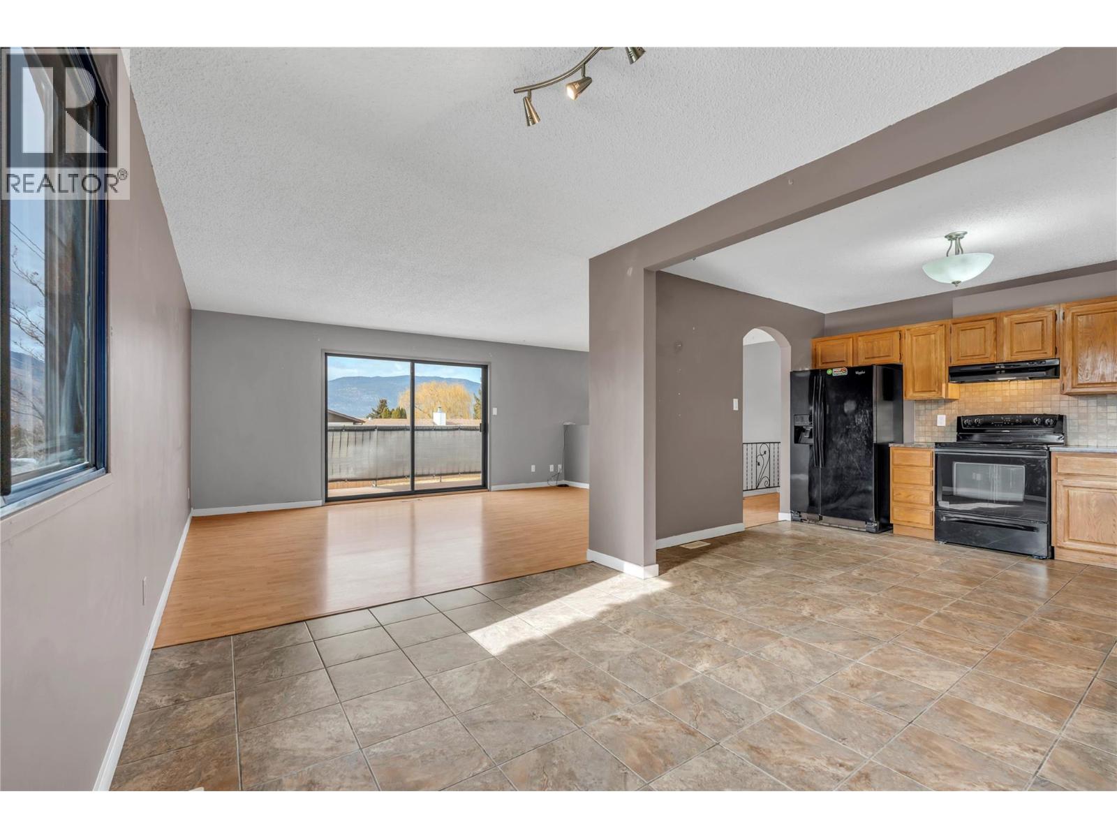 2550 Wiltse Drive, Penticton, British Columbia  V2A 7X5 - Photo 6 - 10378808