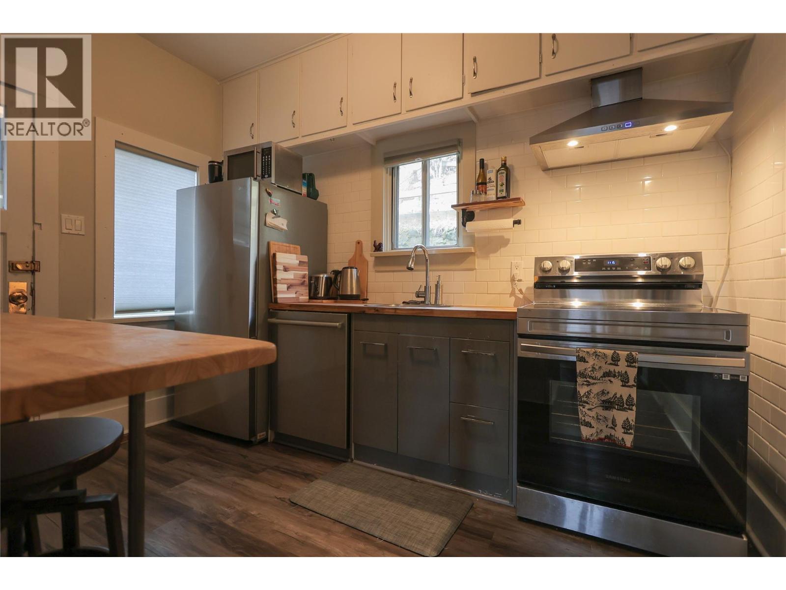 2078 Topping Street, Trail, British Columbia  V1R 4G5 - Photo 14 - 10378640
