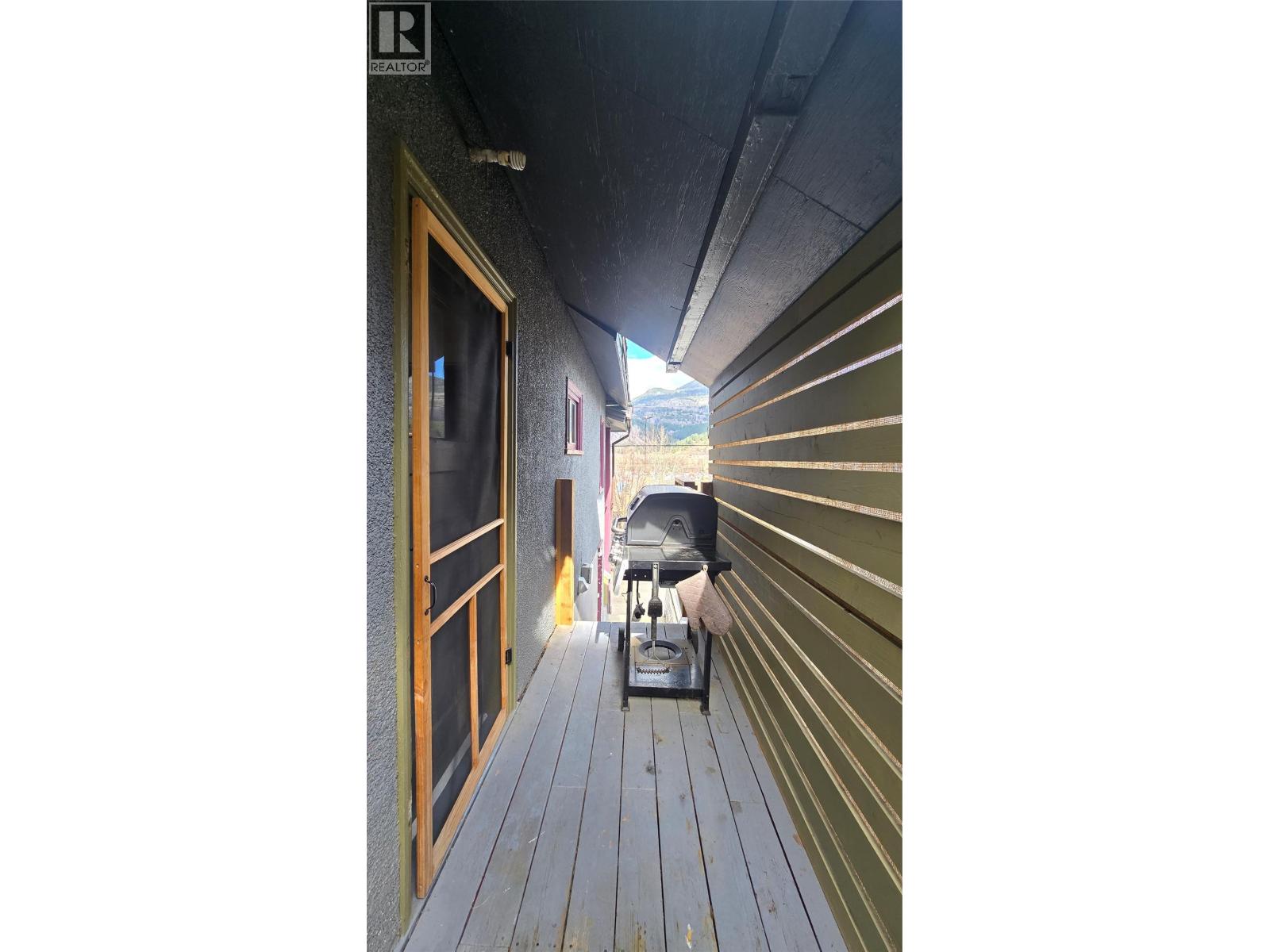 2078 Topping Street, Trail, British Columbia  V1R 4G5 - Photo 27 - 10378640