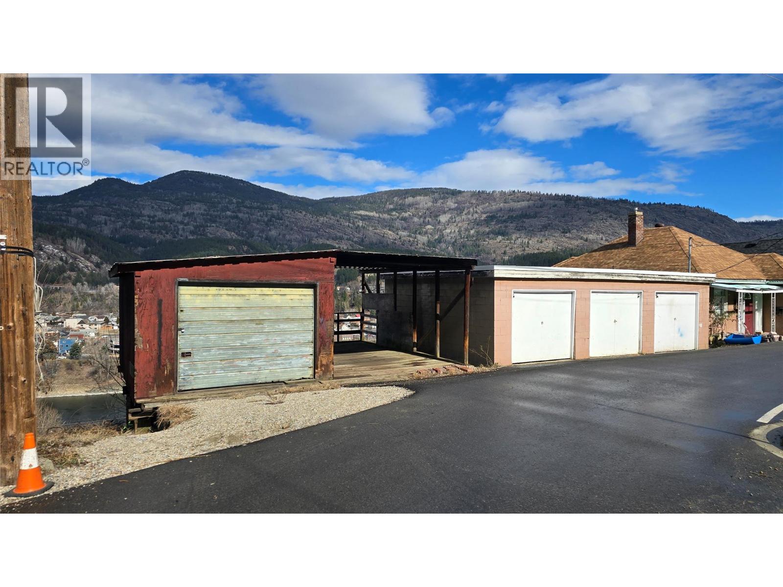 2078 Topping Street, Trail, British Columbia  V1R 4G5 - Photo 36 - 10378640