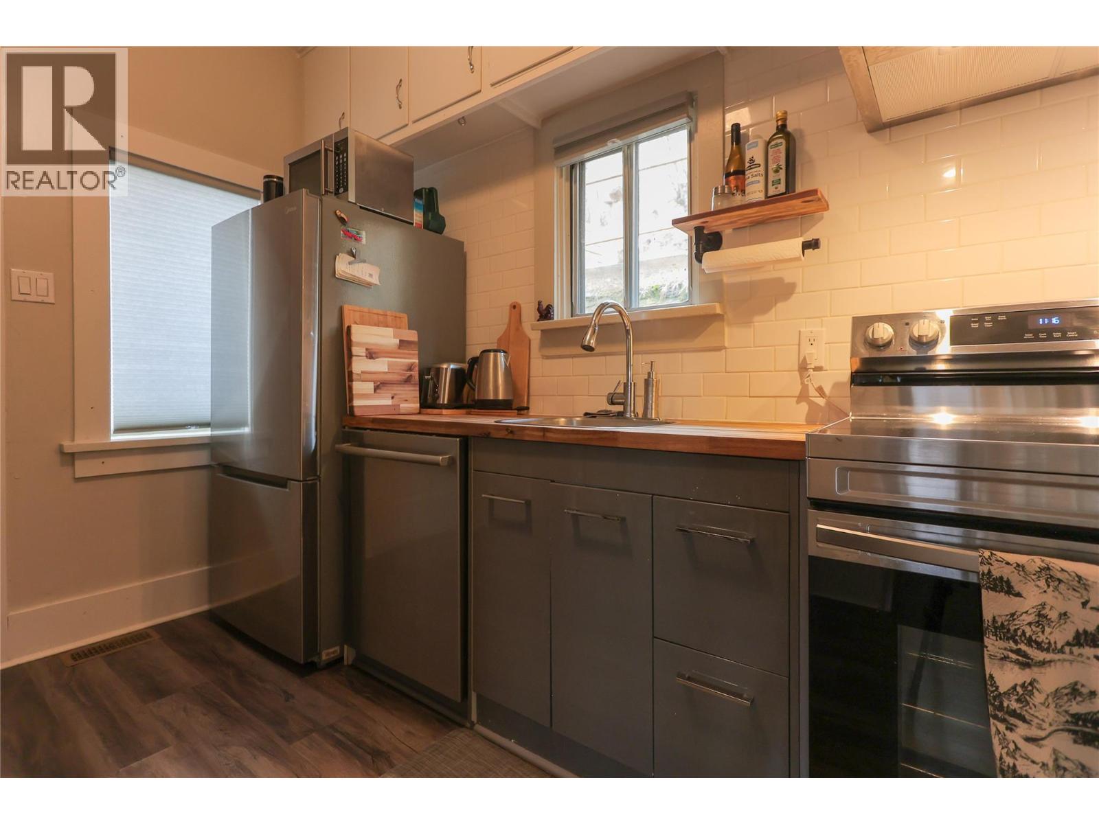 2078 Topping Street, Trail, British Columbia  V1R 4G5 - Photo 42 - 10378640