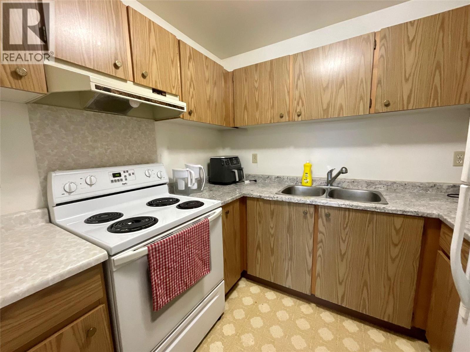 185 Chamberlain Crescent Unit# 204, Tumbler Ridge, British Columbia  V0C 2W0 - Photo 2 - 10378869