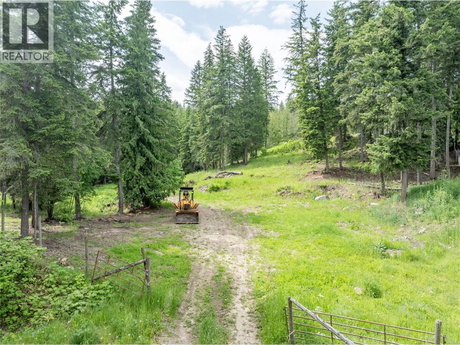 3175 Hautala Road, Sorrento, British Columbia  V0E 2W1 - Photo 6 - 10378698