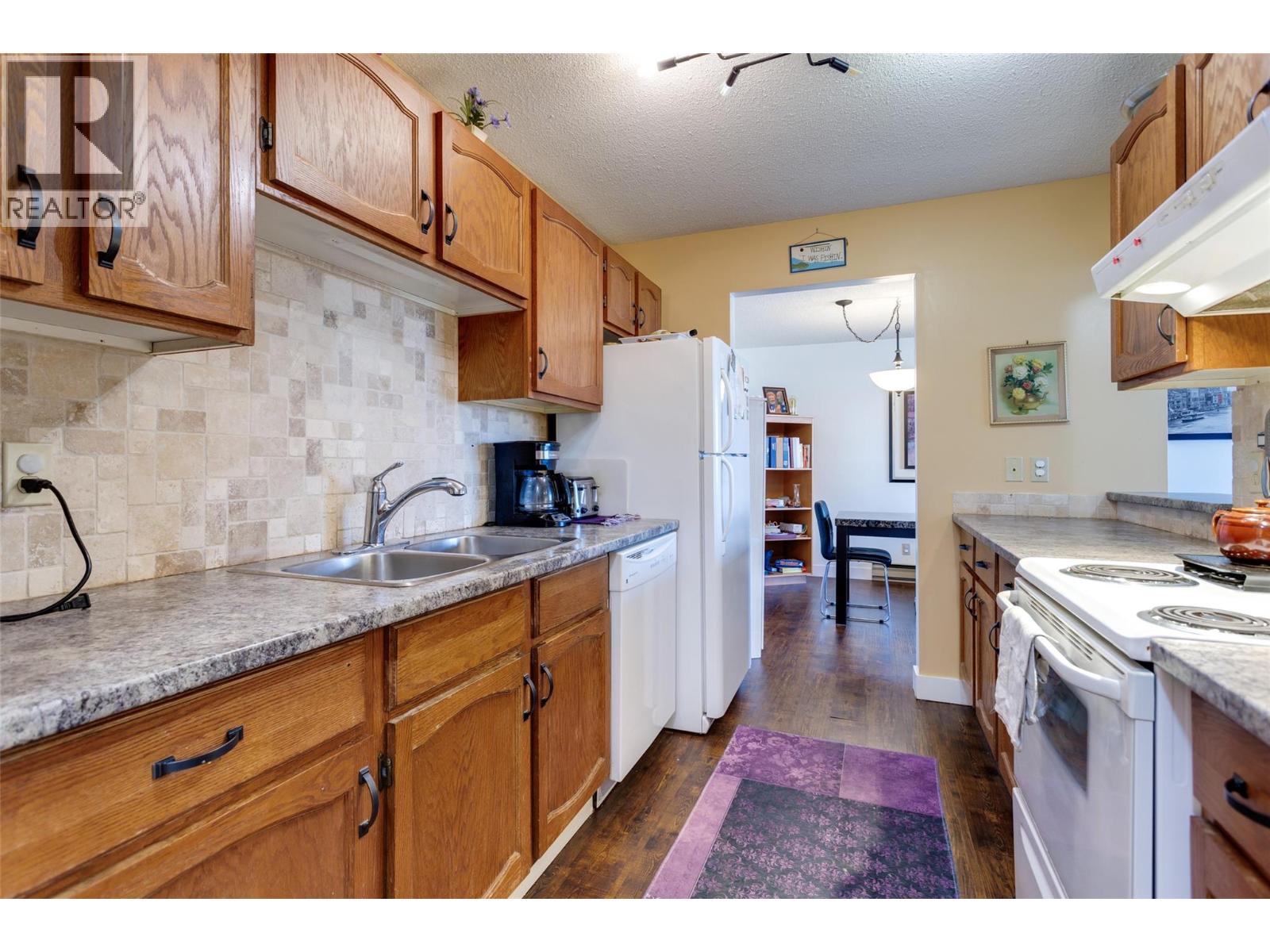 1490b Gordon Drive Unit# 206, Kelowna, British Columbia  V1Y 3G7 - Photo 2 - 10378017