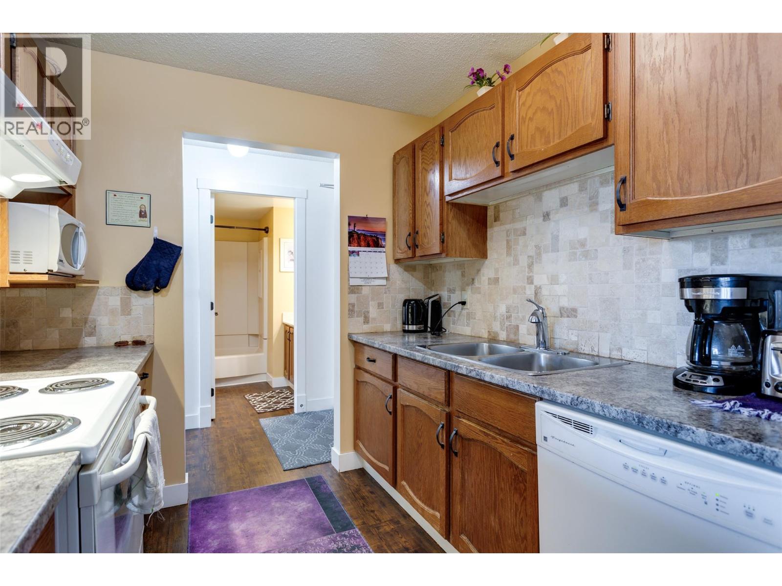 1490b Gordon Drive Unit# 206, Kelowna, British Columbia  V1Y 3G7 - Photo 4 - 10378017