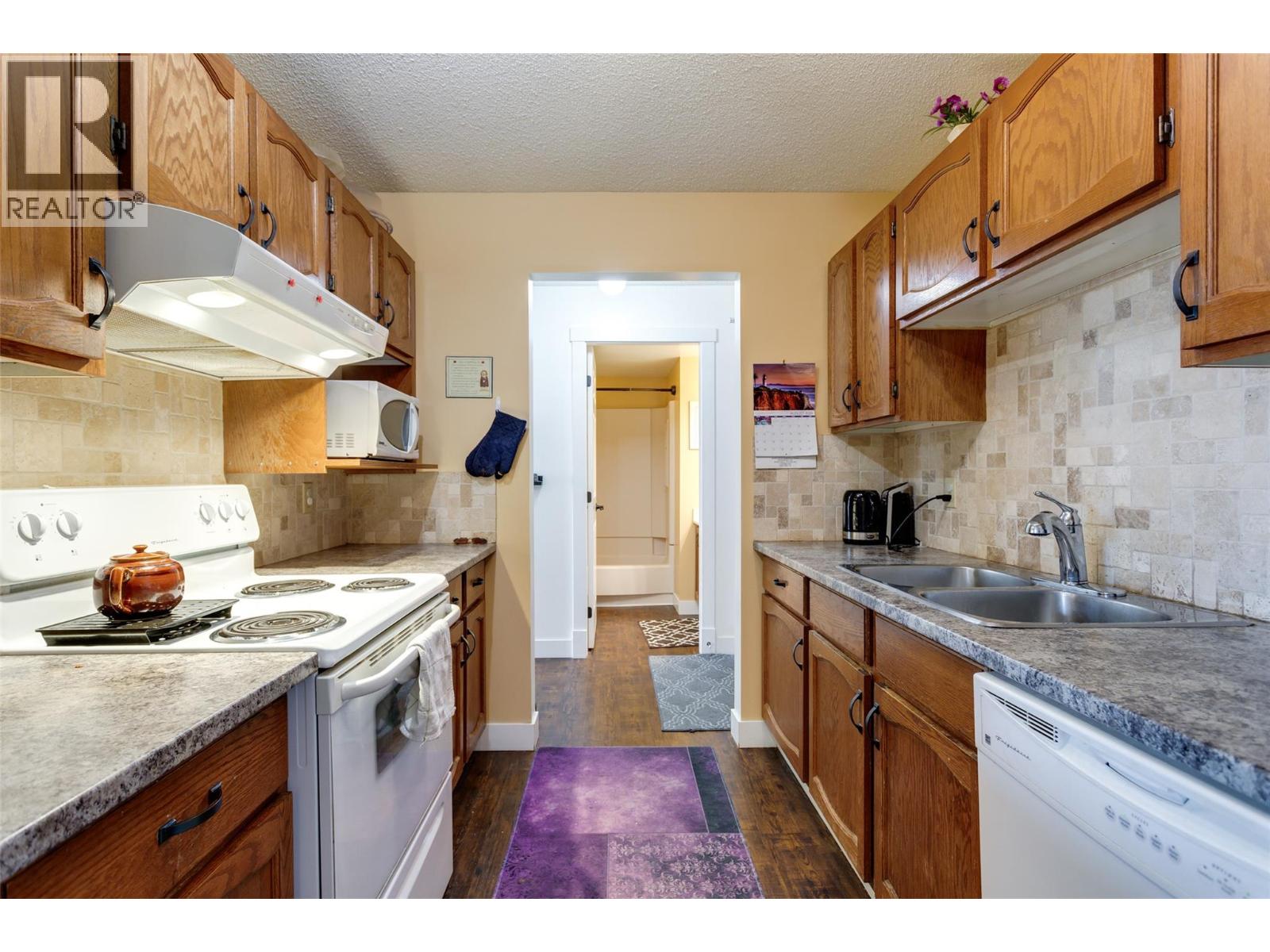 1490b Gordon Drive Unit# 206, Kelowna, British Columbia  V1Y 3G7 - Photo 5 - 10378017