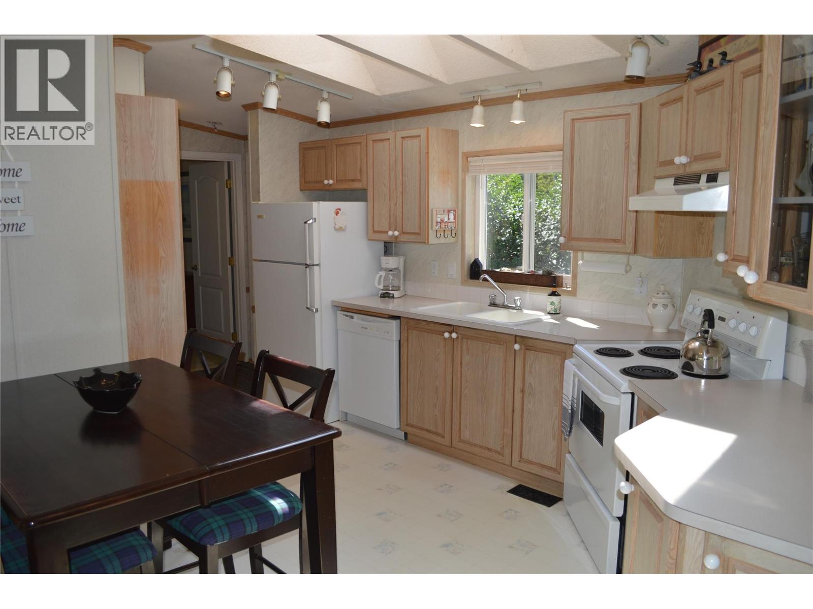690 Copper Avenue N, Greenwood, British Columbia  V0H 1J0 - Photo 11 - 10378745