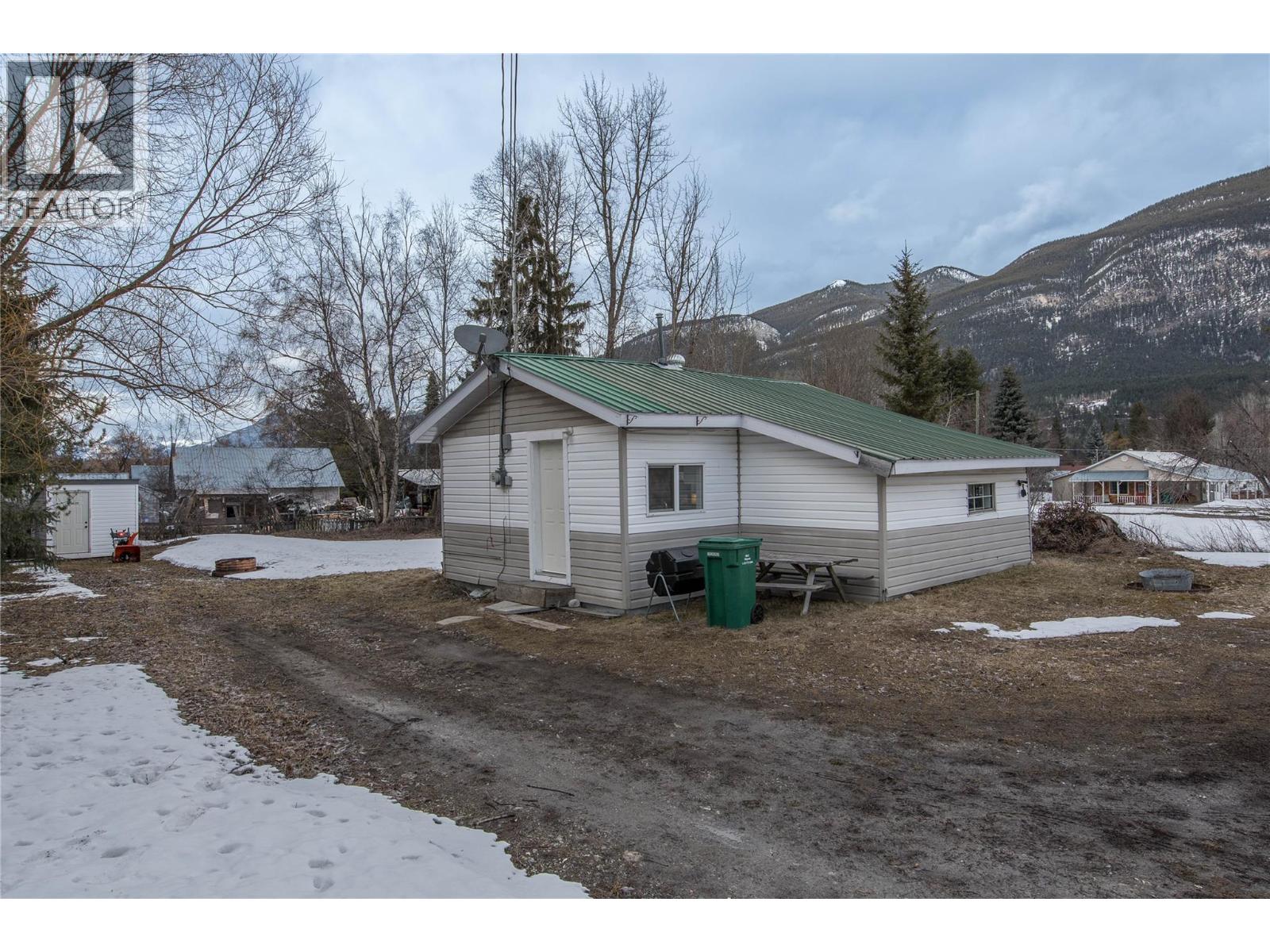 876 Canyon Creek Road, Golden, British Columbia  V0A 1H2 - Photo 12 - 10378805